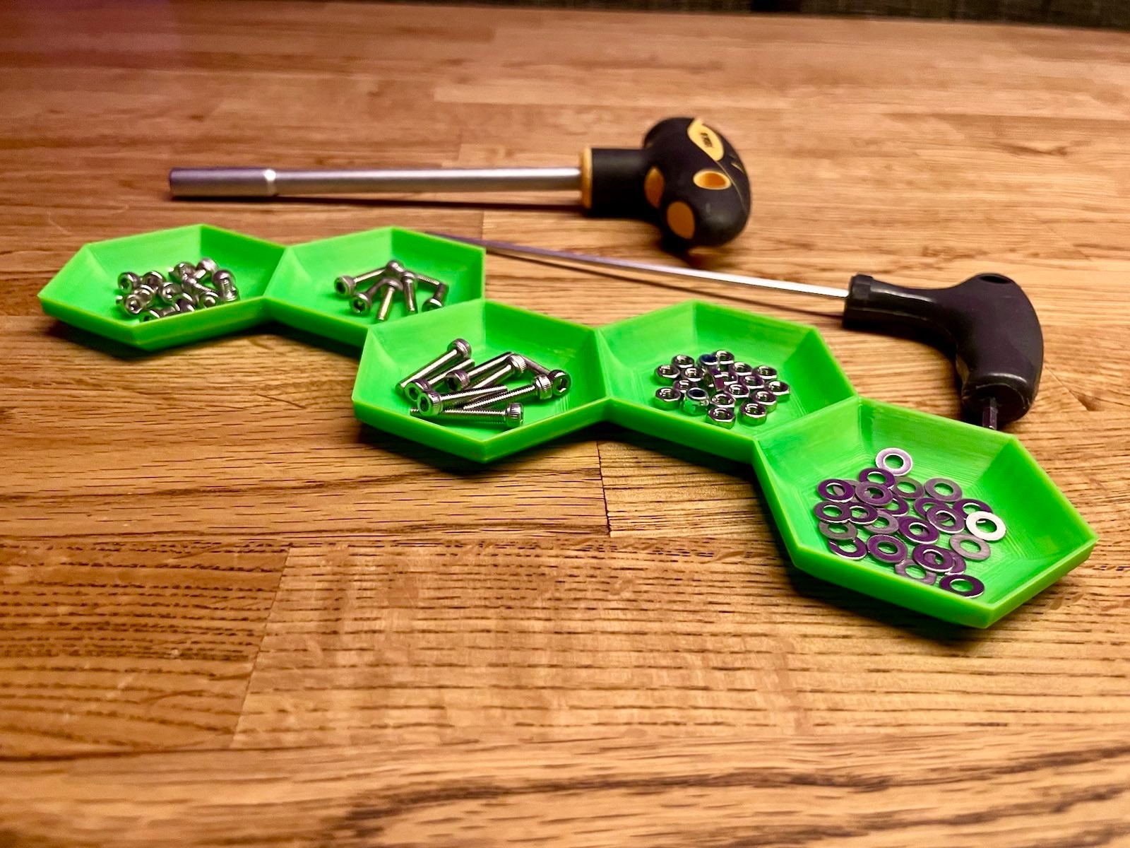 Low Poly, 5 sloped hexagon part tray
