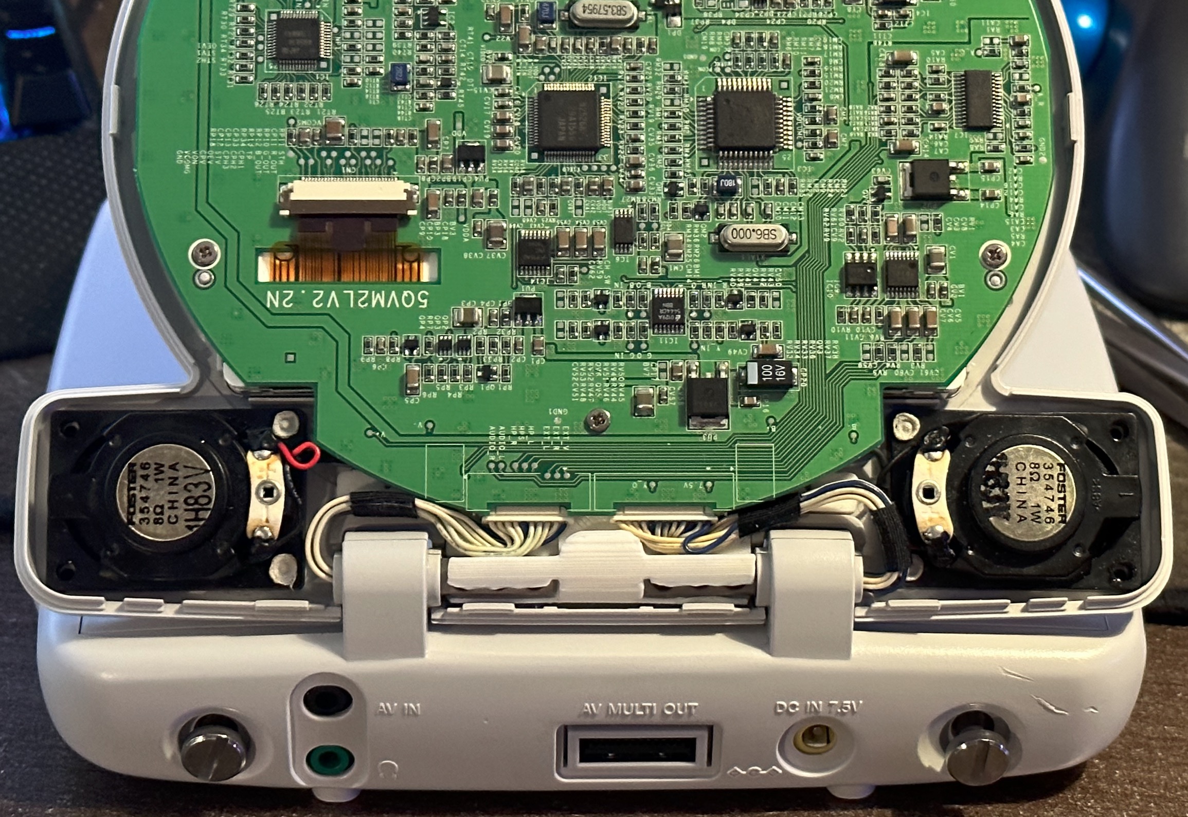PSone LCD Screen Top Hinge Screw Hole Repair