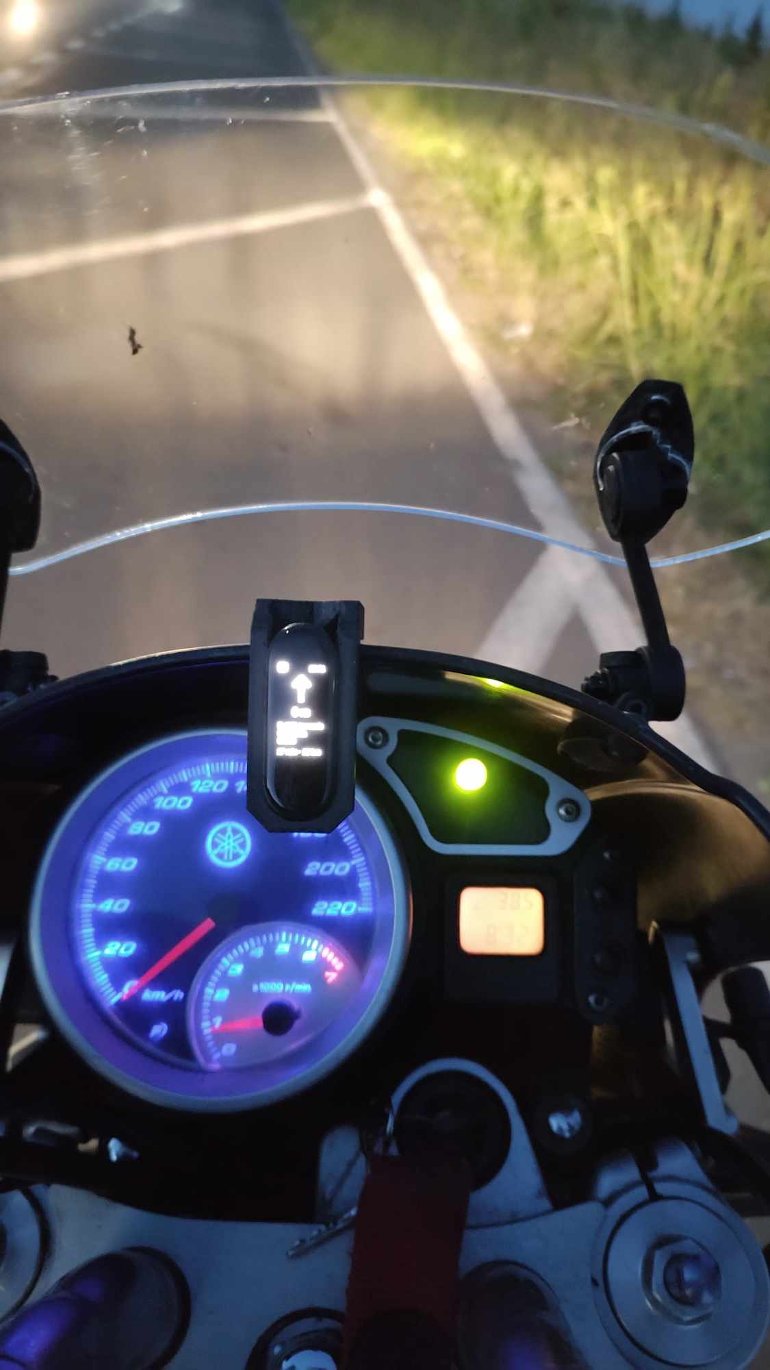 MiBand4(or3) holder/mount/clamp (on Motorcycle windshield) - photo 2