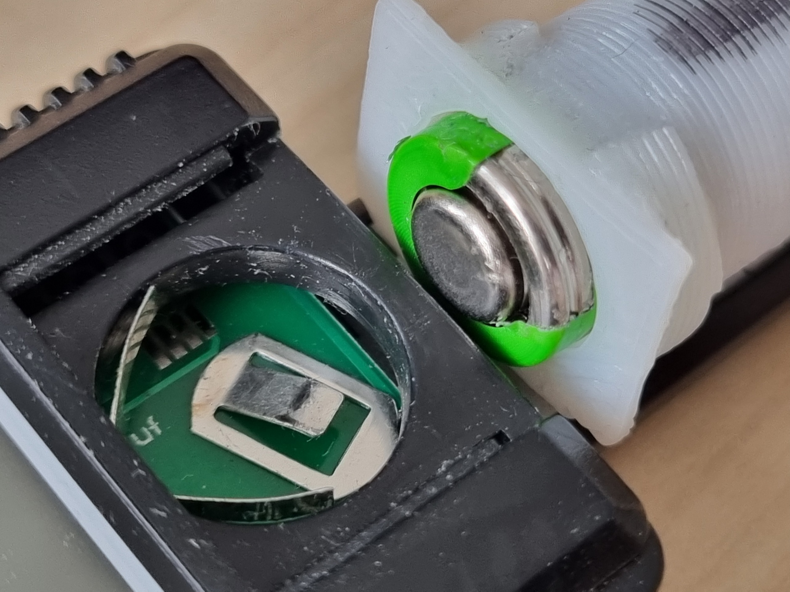 simplest AAA Battery Holder for your Caliper - photo 4