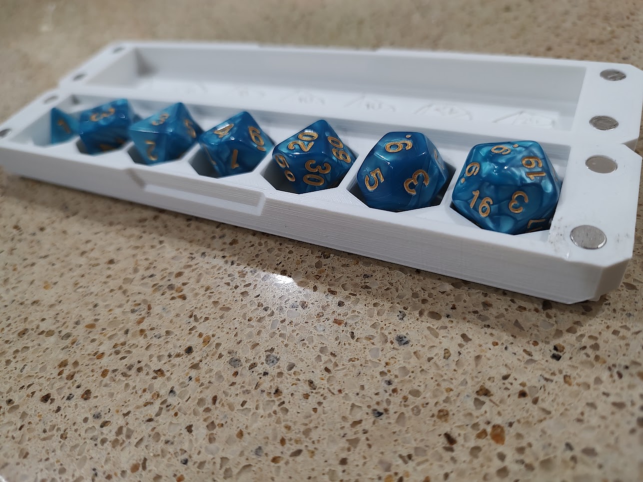Very Cool D&D Dice-Set Container (Beginner Friendly) - photo 3