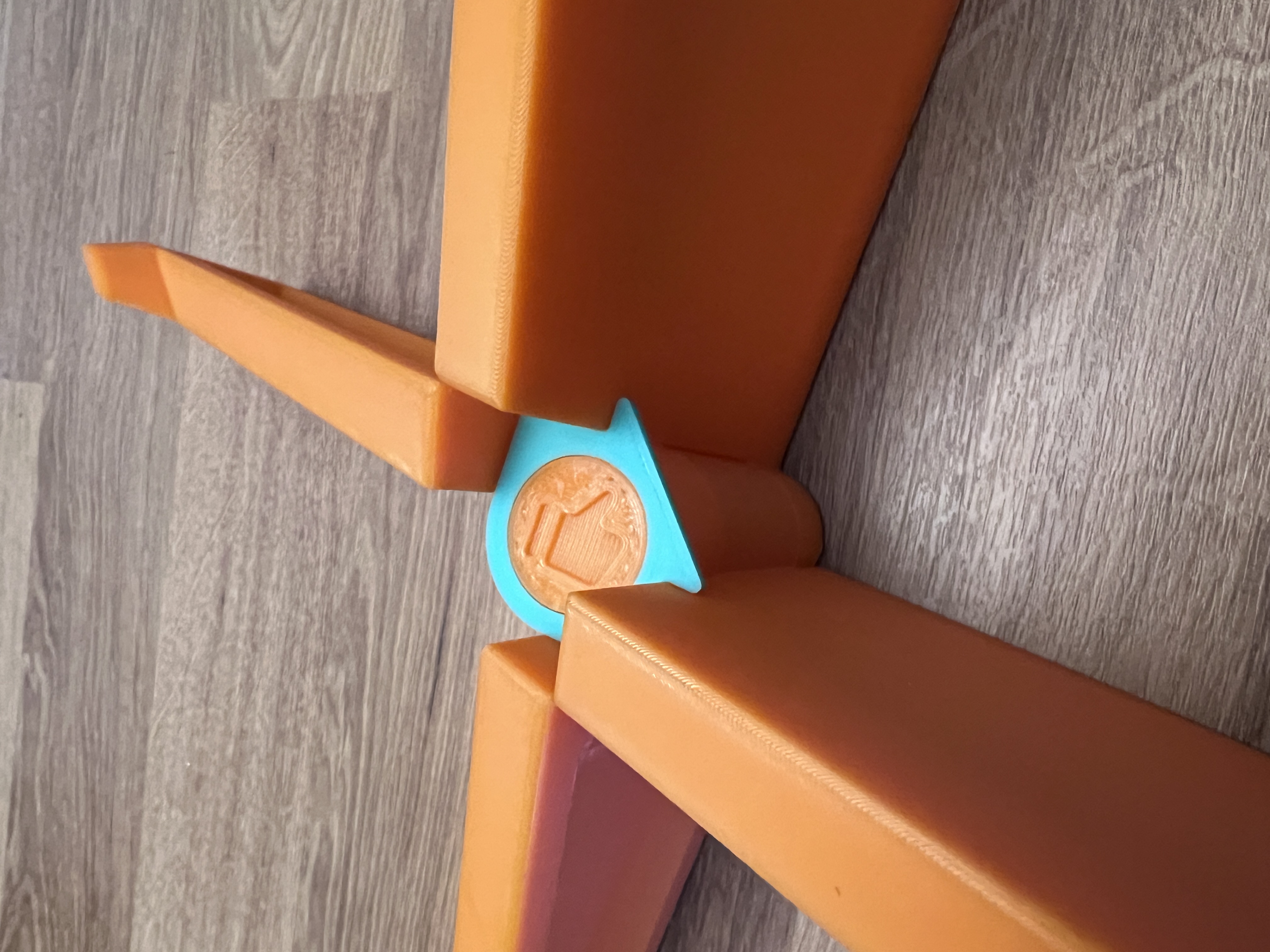 Foldable laptop stand (Always opened part) - photo 2