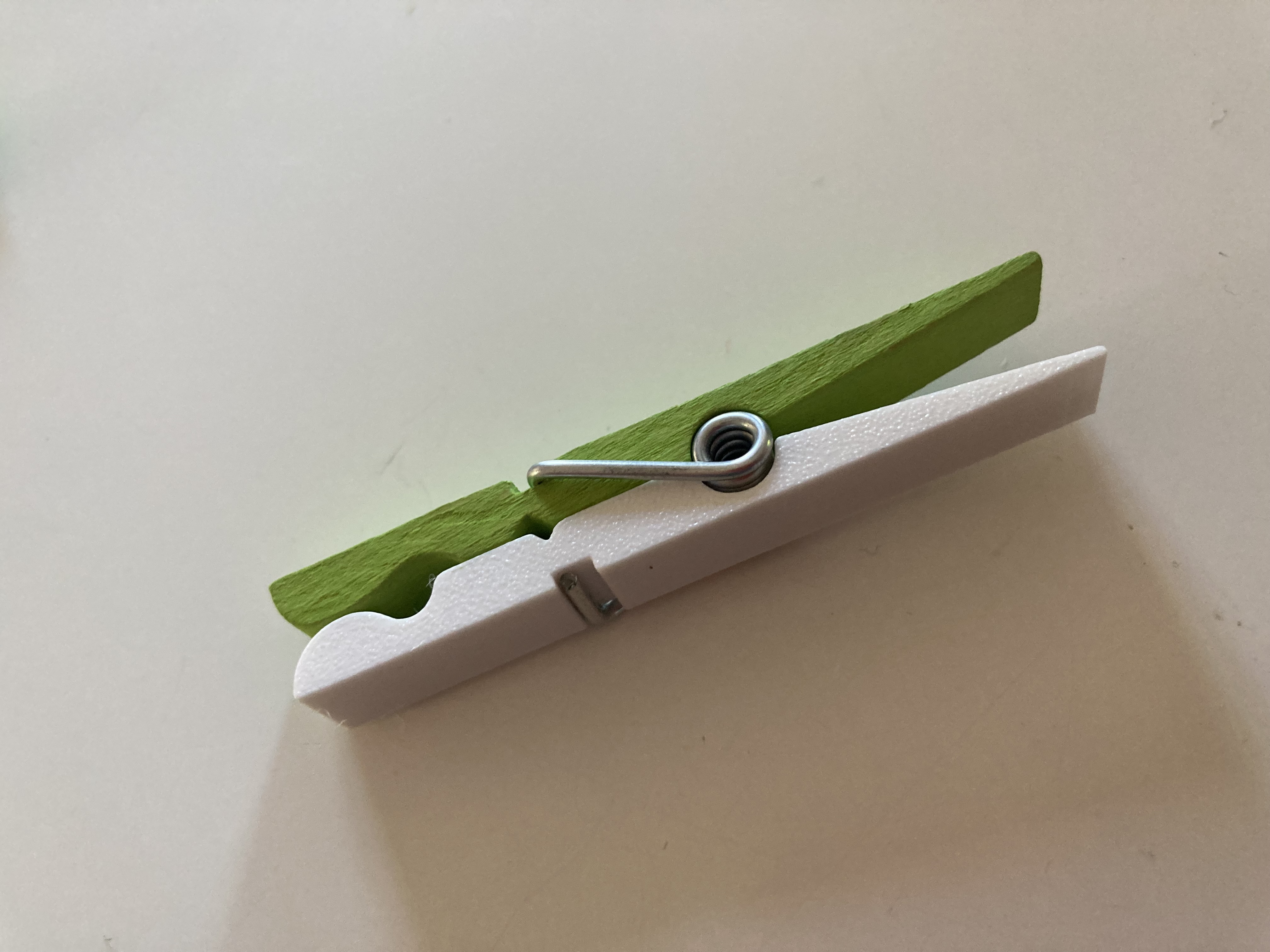 Clothespin replacement (Wäscheklammer)