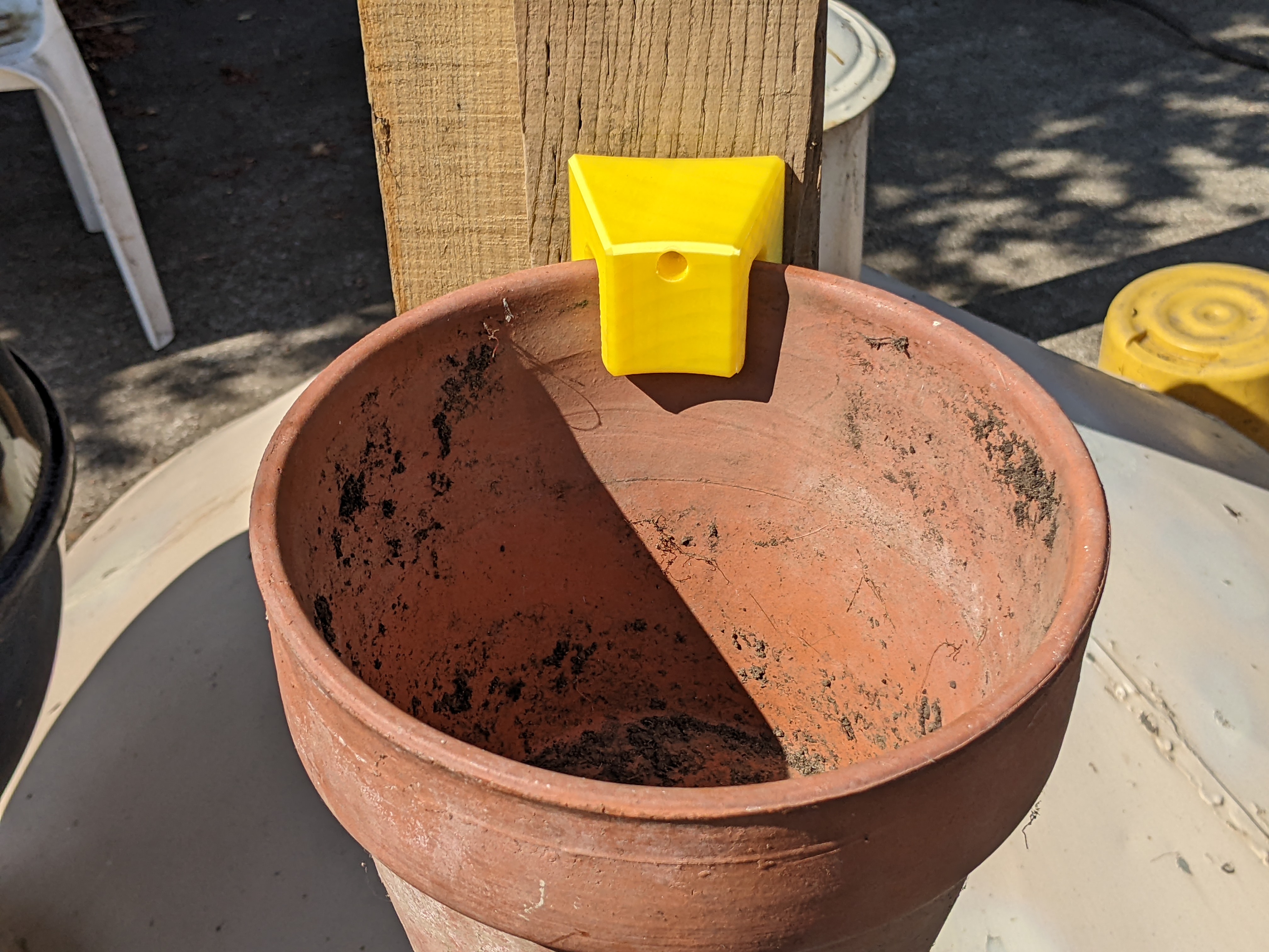 Terracotta Flower Pot Wall Mount - photo 2