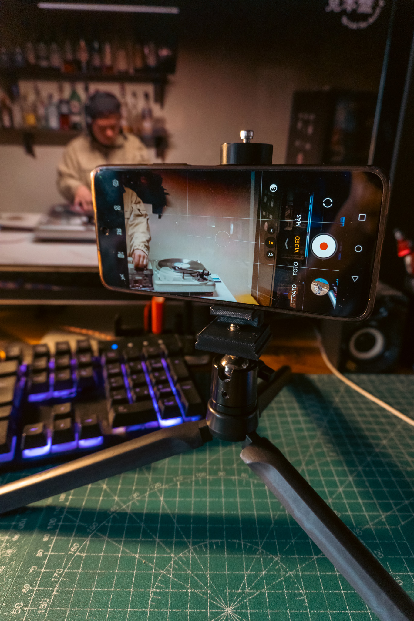 VERY SIMPLE tripod phone clamp - photo 3