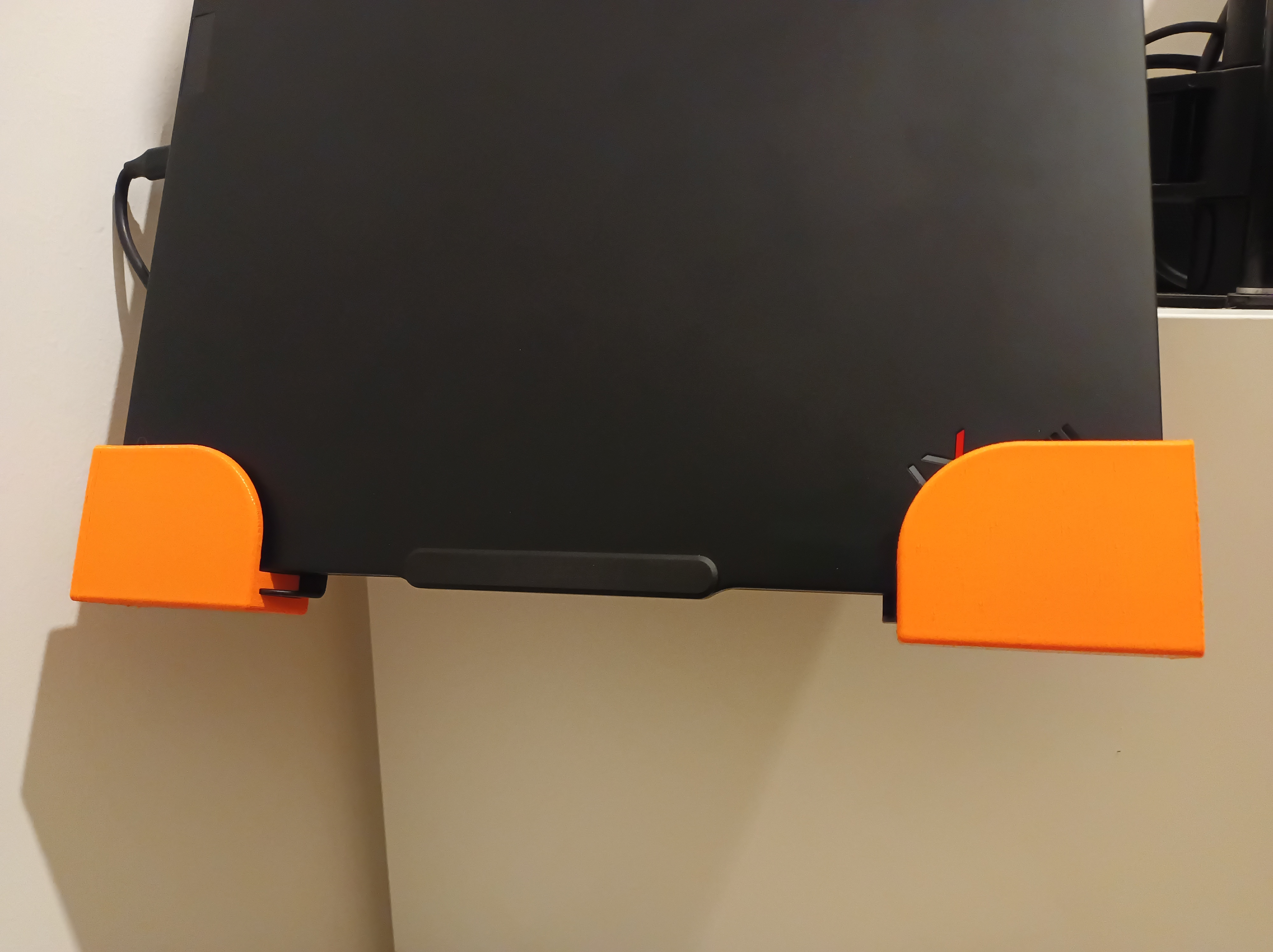 Laptop stand clamp for Stubberget