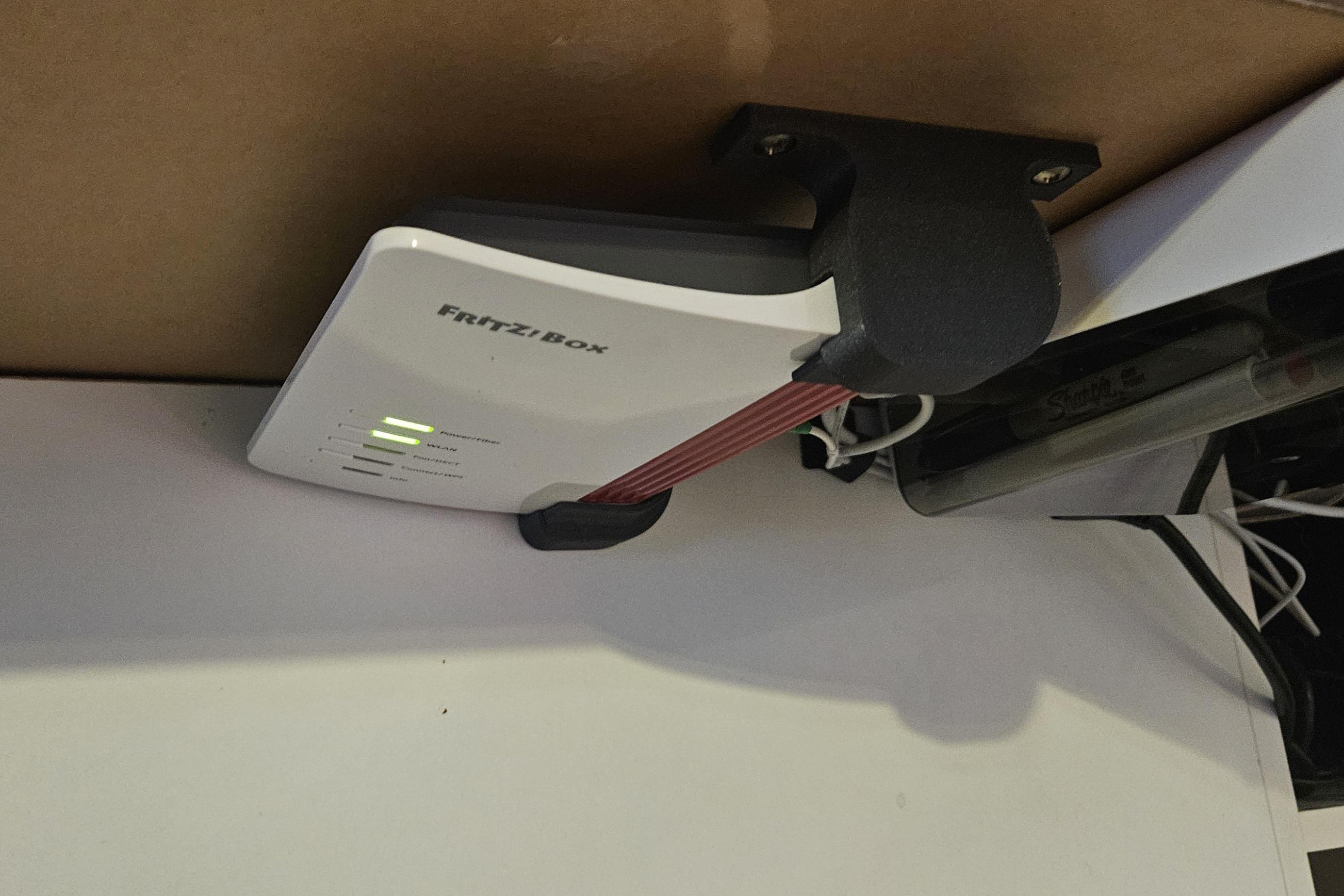 FritzBox 5530/7530 AX Wallmount/Under-desk mount | FRITZ!Box - photo 3