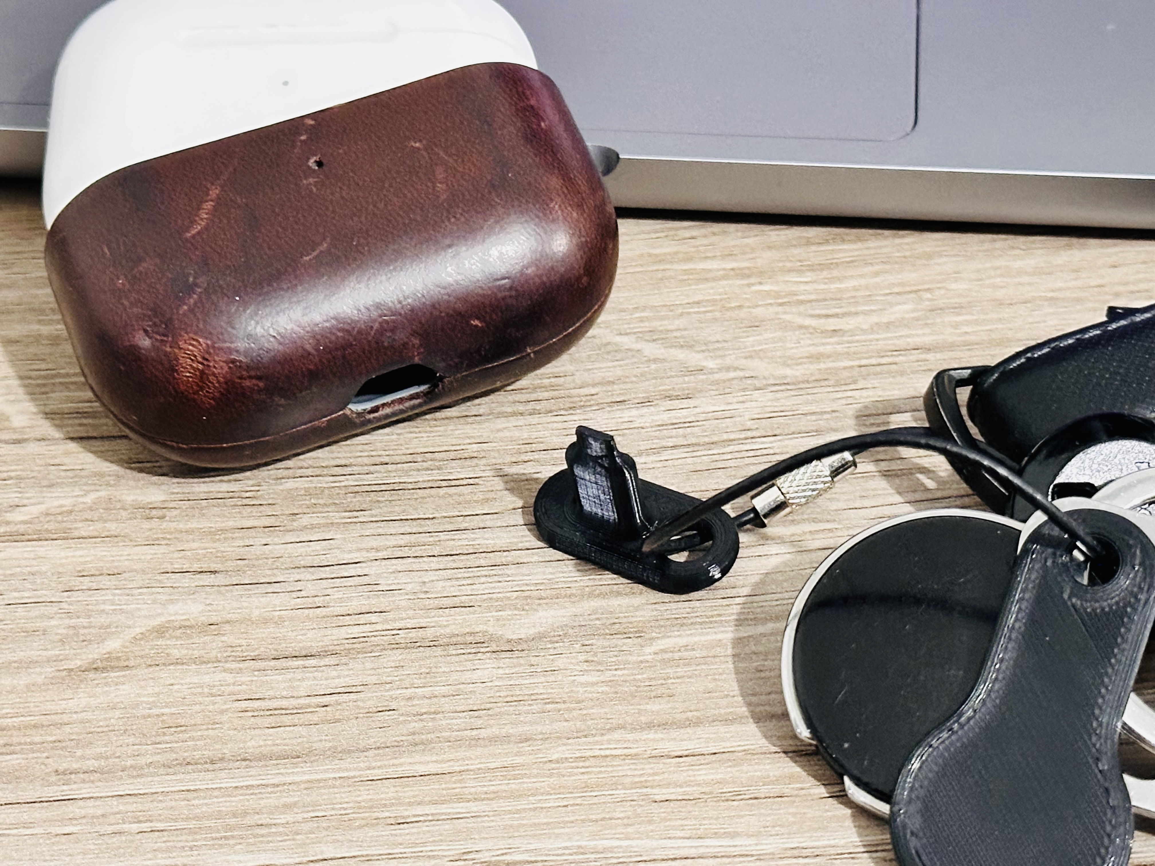 AirpodBuddy: AirPods Case Removal (Keychain) Tool - photo 2