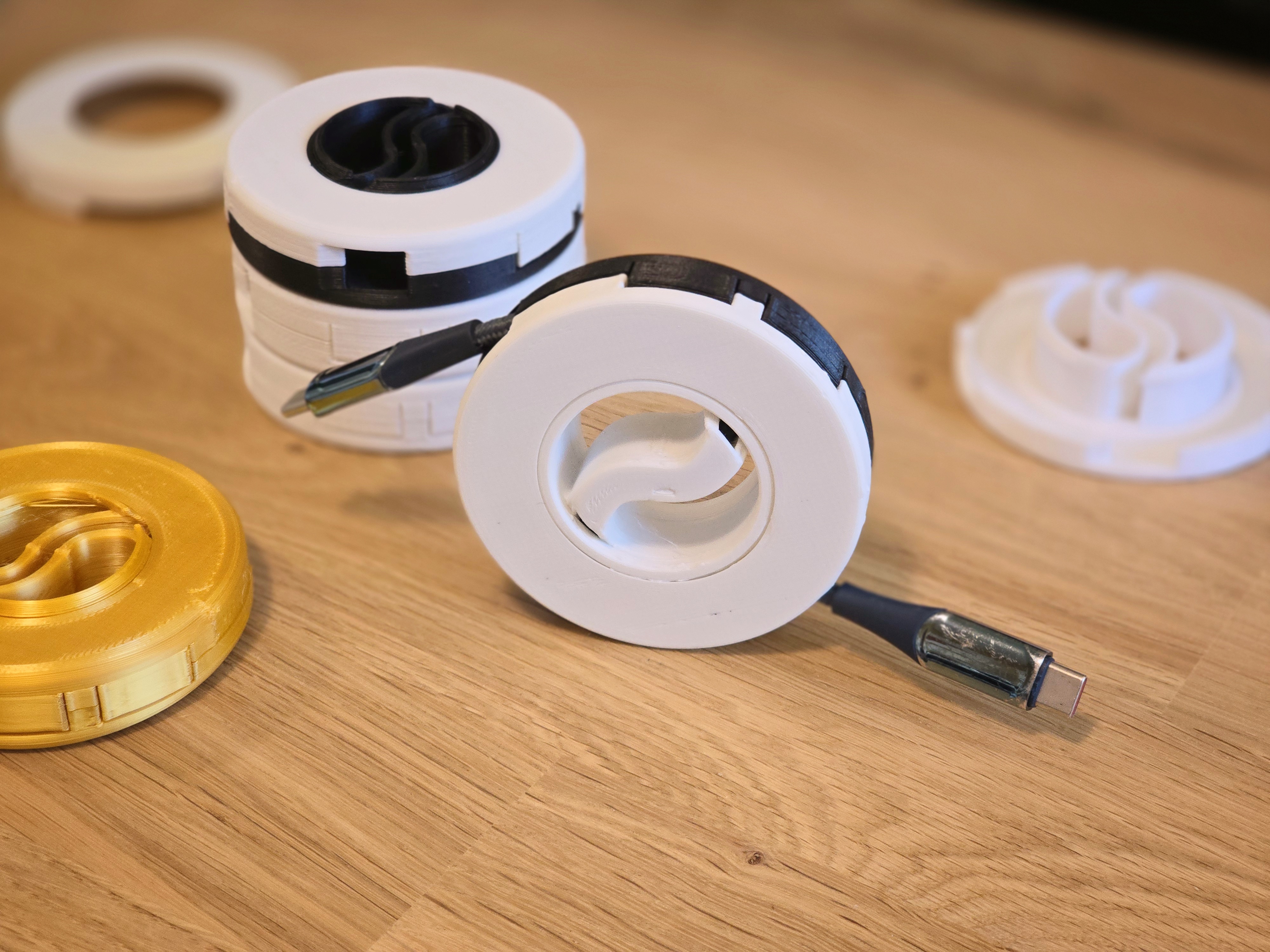 Parametric stackable cable organizer / winder (one-way or two-way winding) with FreeCAD files - photo 4