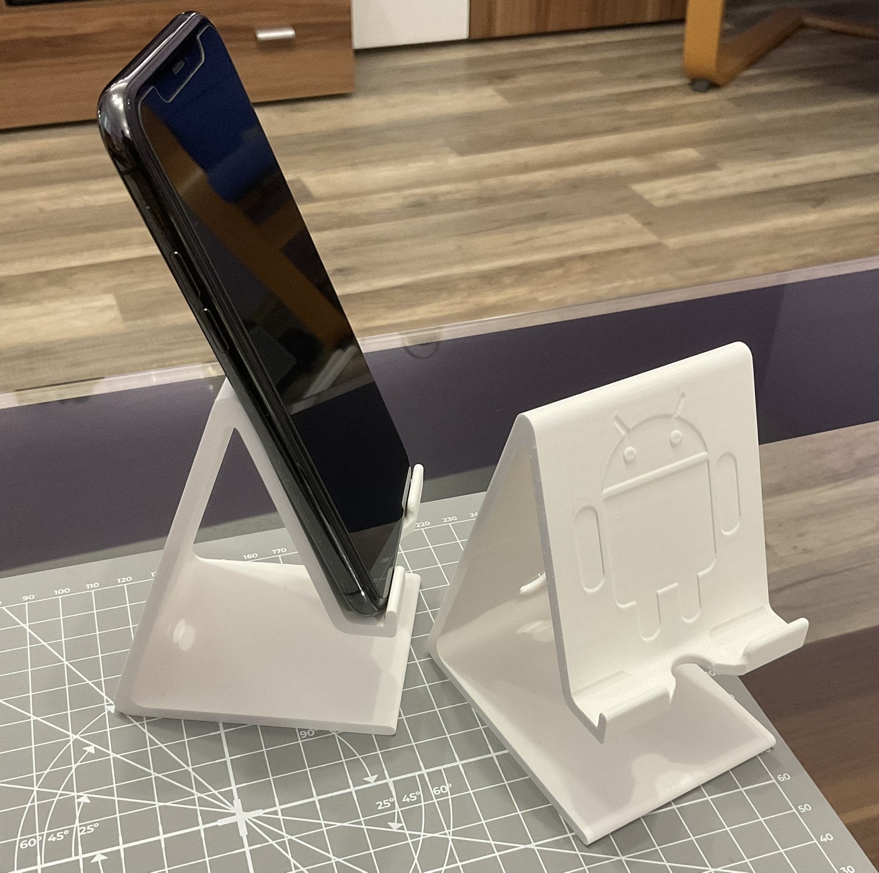 Phone stand - photo 2
