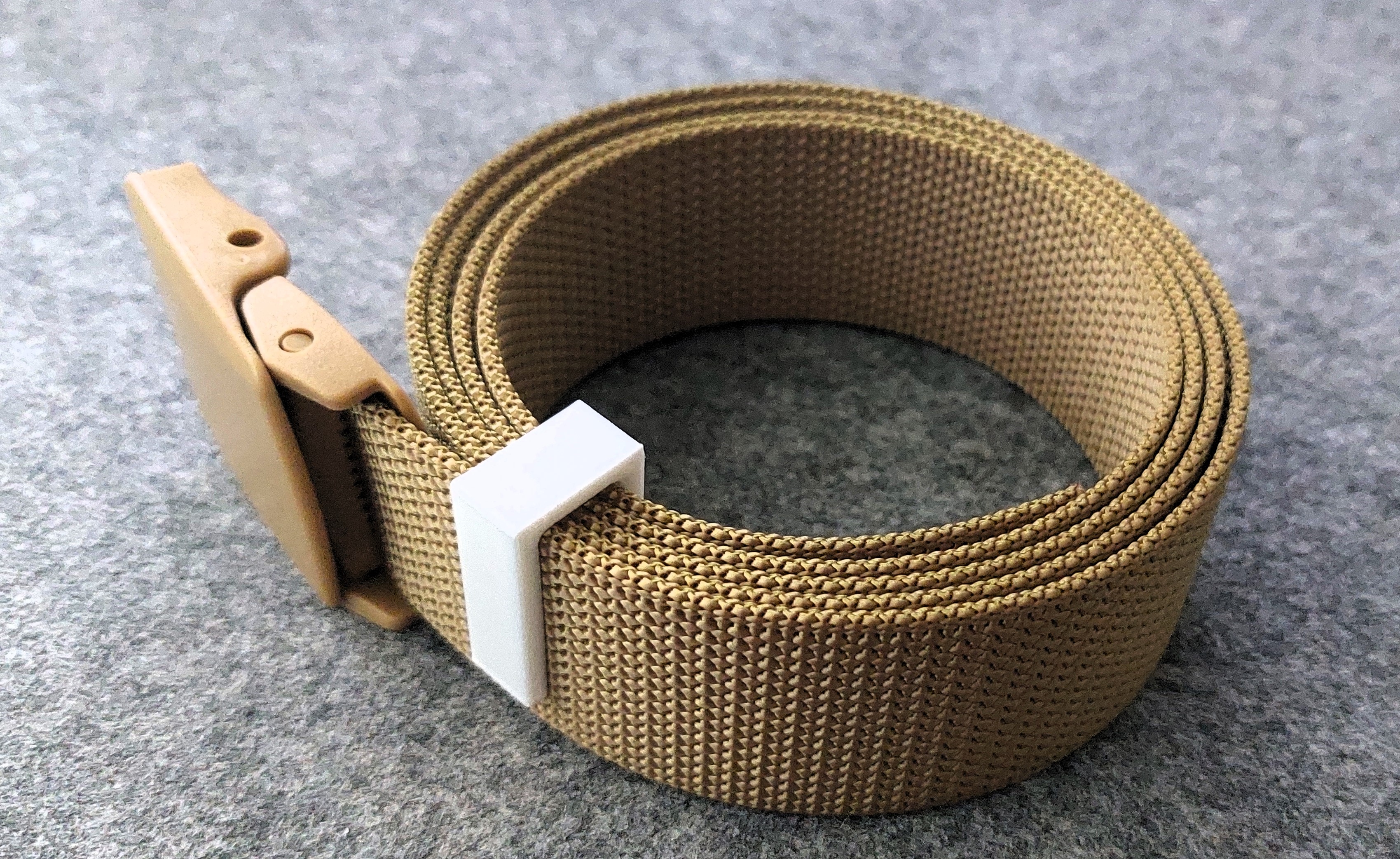 Clamp for belt to prevent unwinding