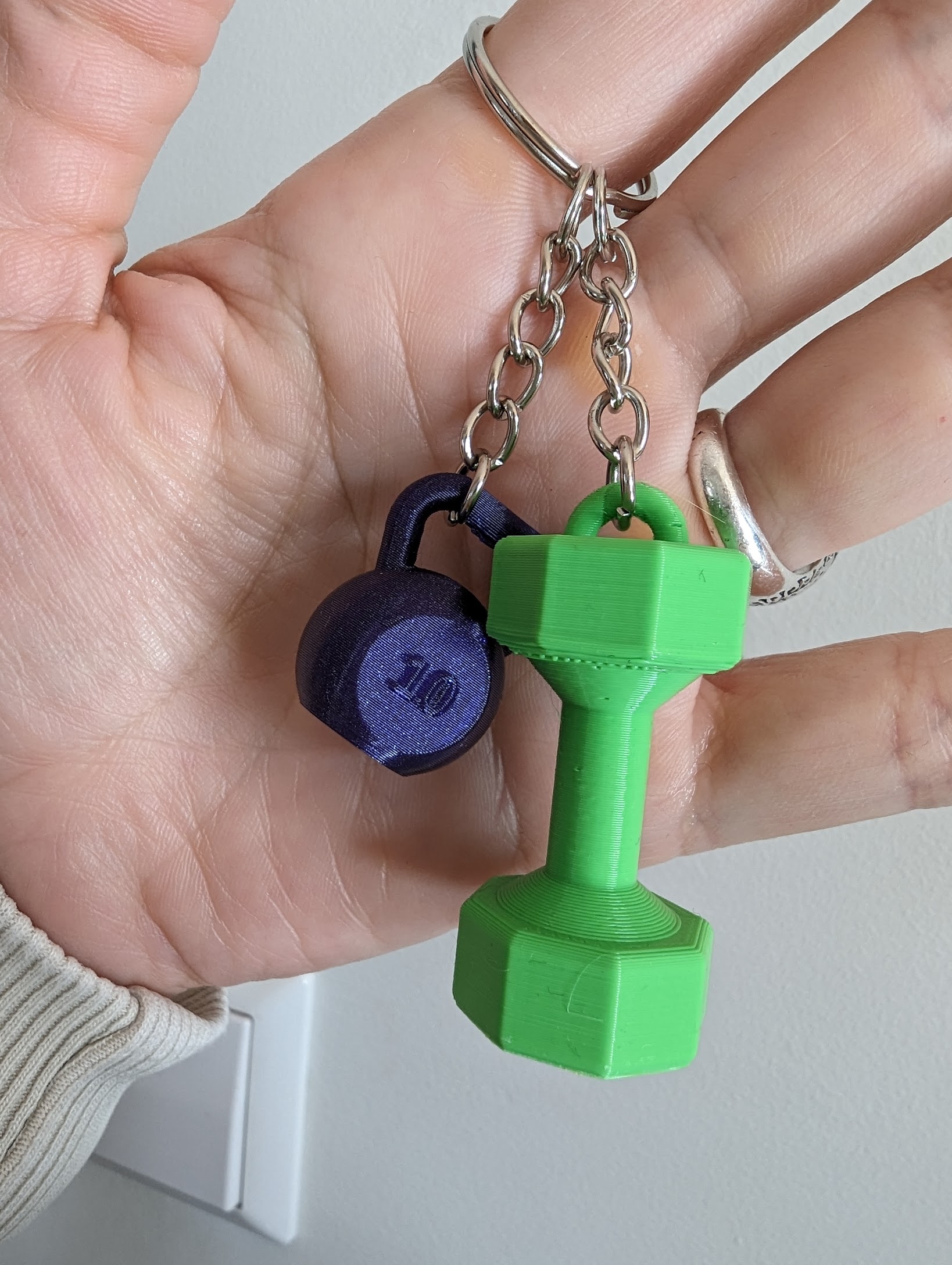 Dumbbell Keychain - photo 2