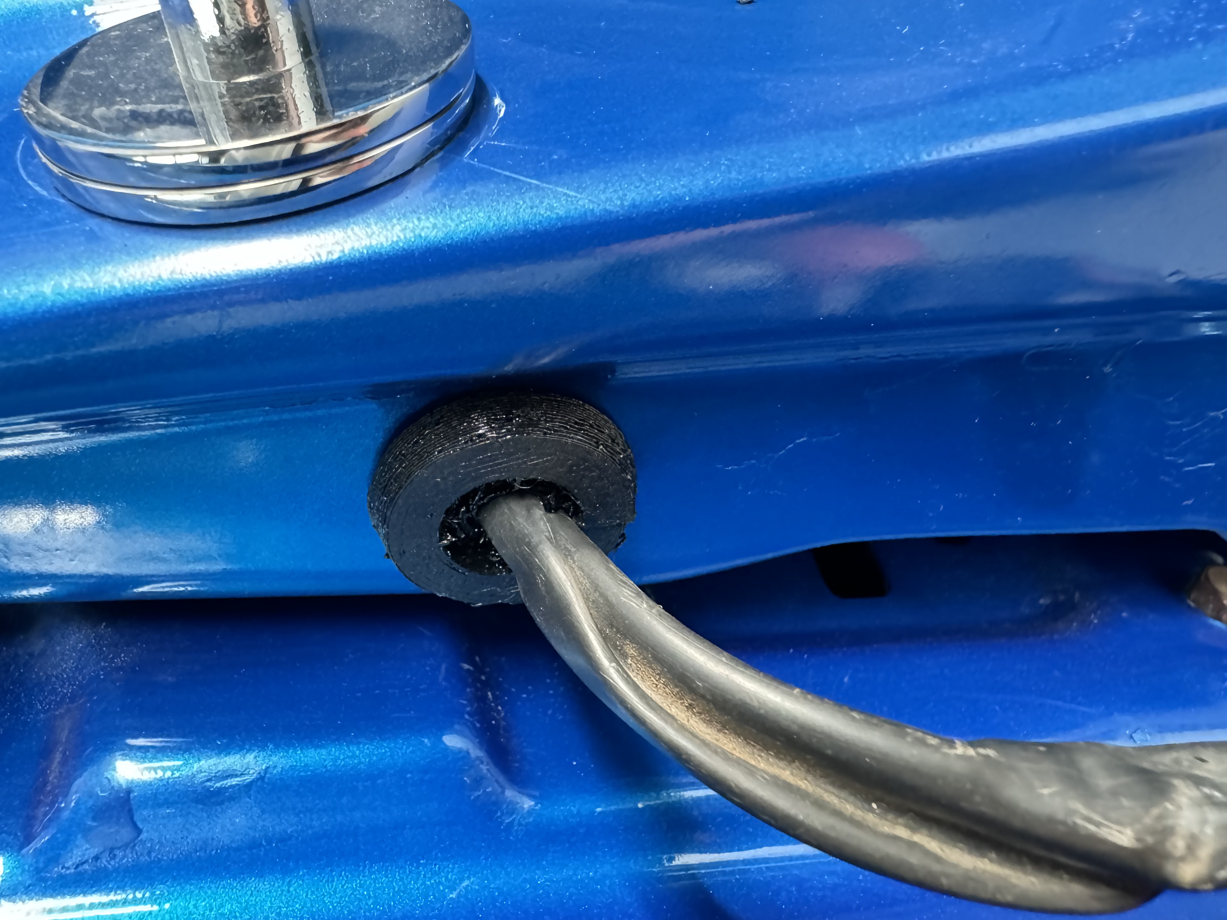 Holden VK Door Wiring Grommet - photo 3