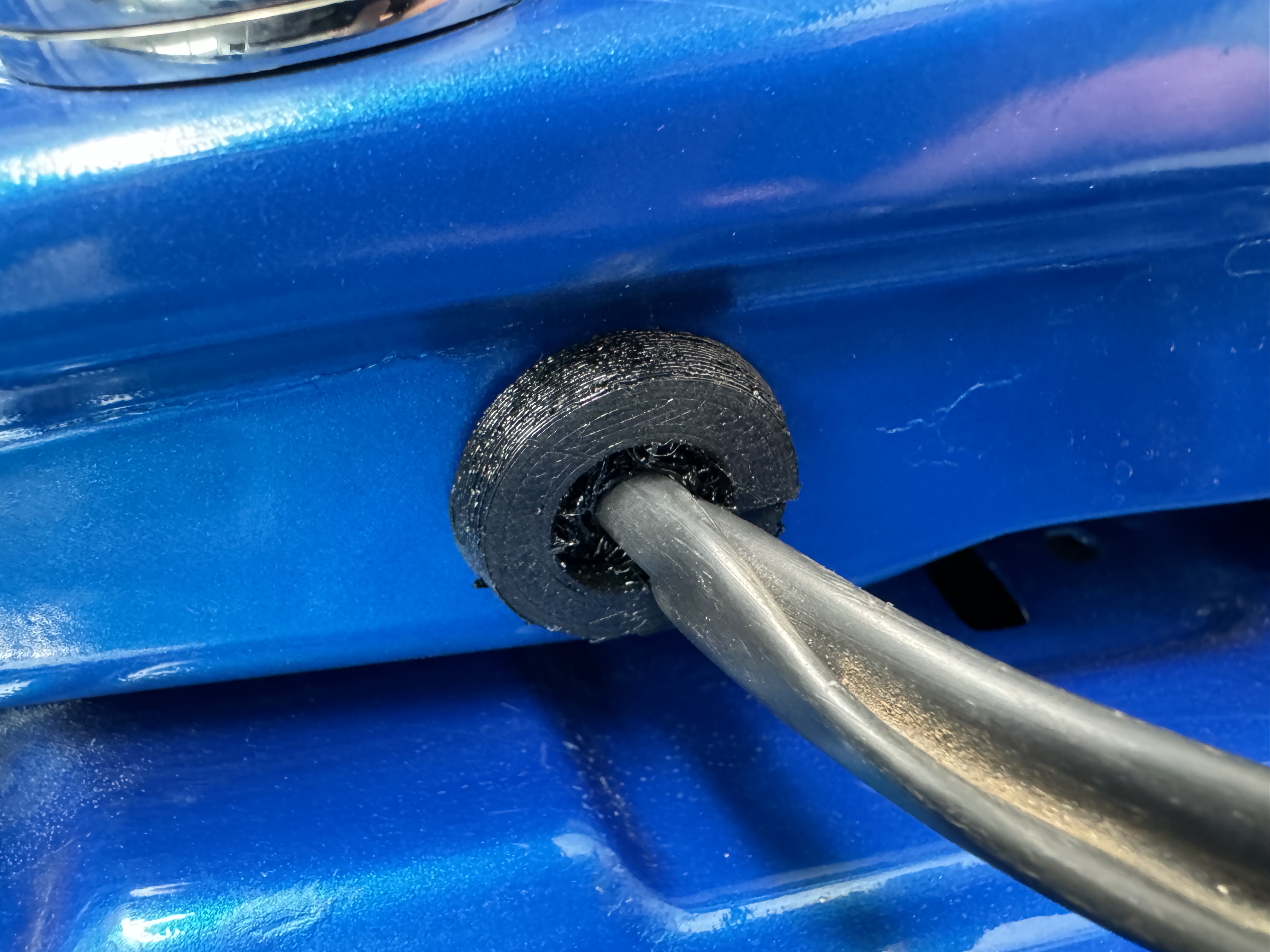 Holden VK Door Wiring Grommet - photo 4