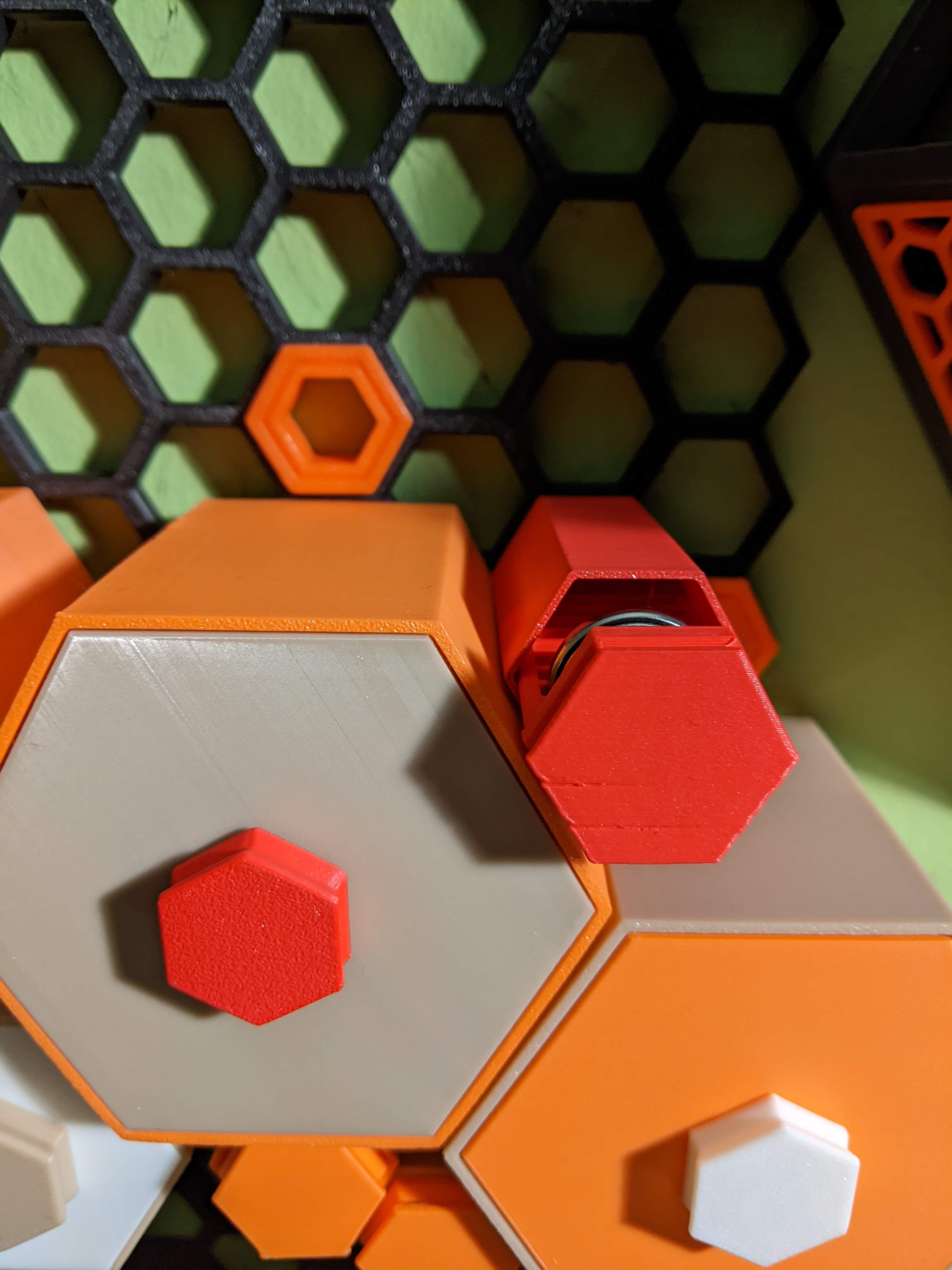 Lithium coin cell CR2032, CR2035 storage - Honeycomb wall - photo 2