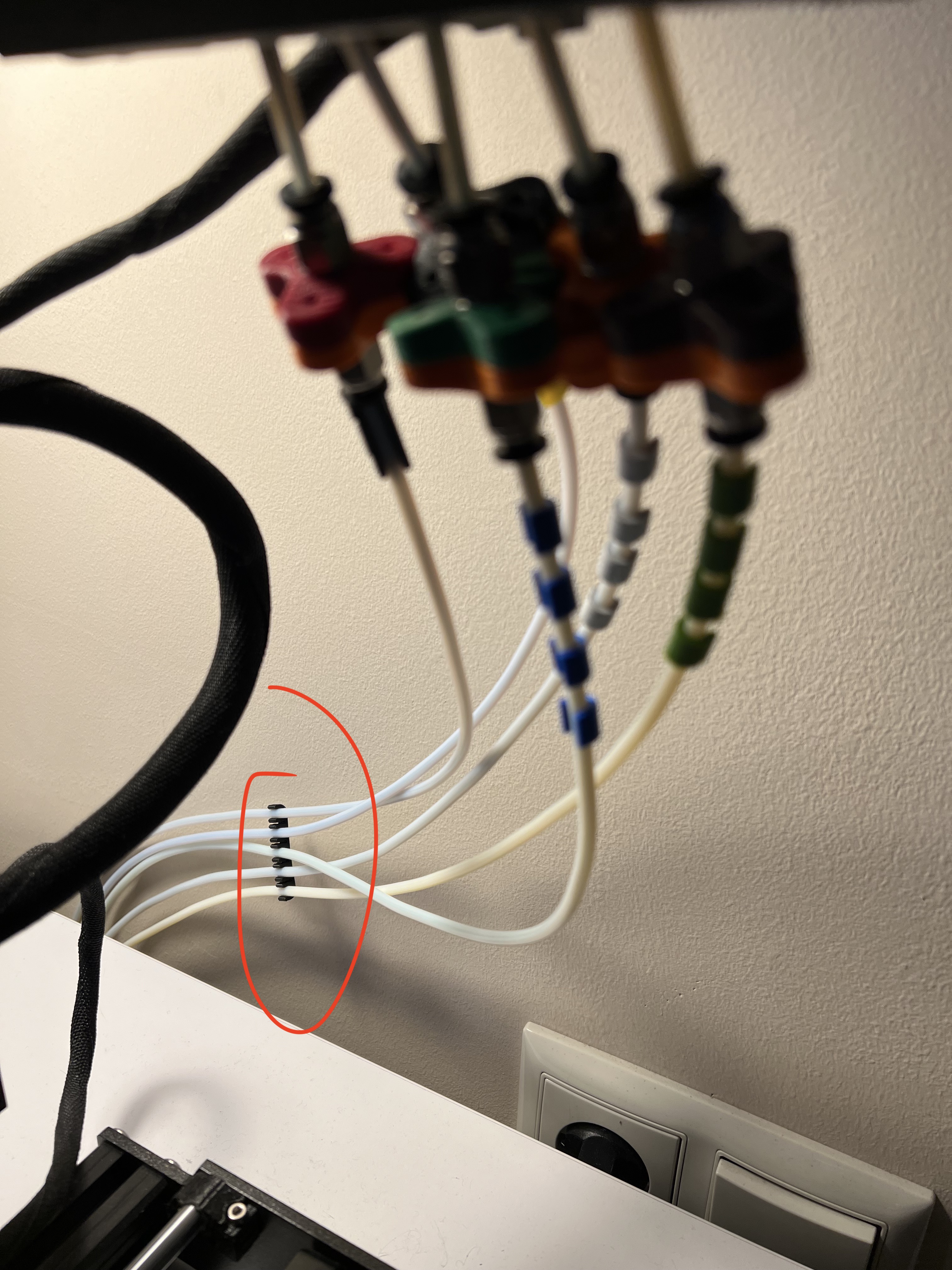 Parametric PTFE tube clip - photo 3