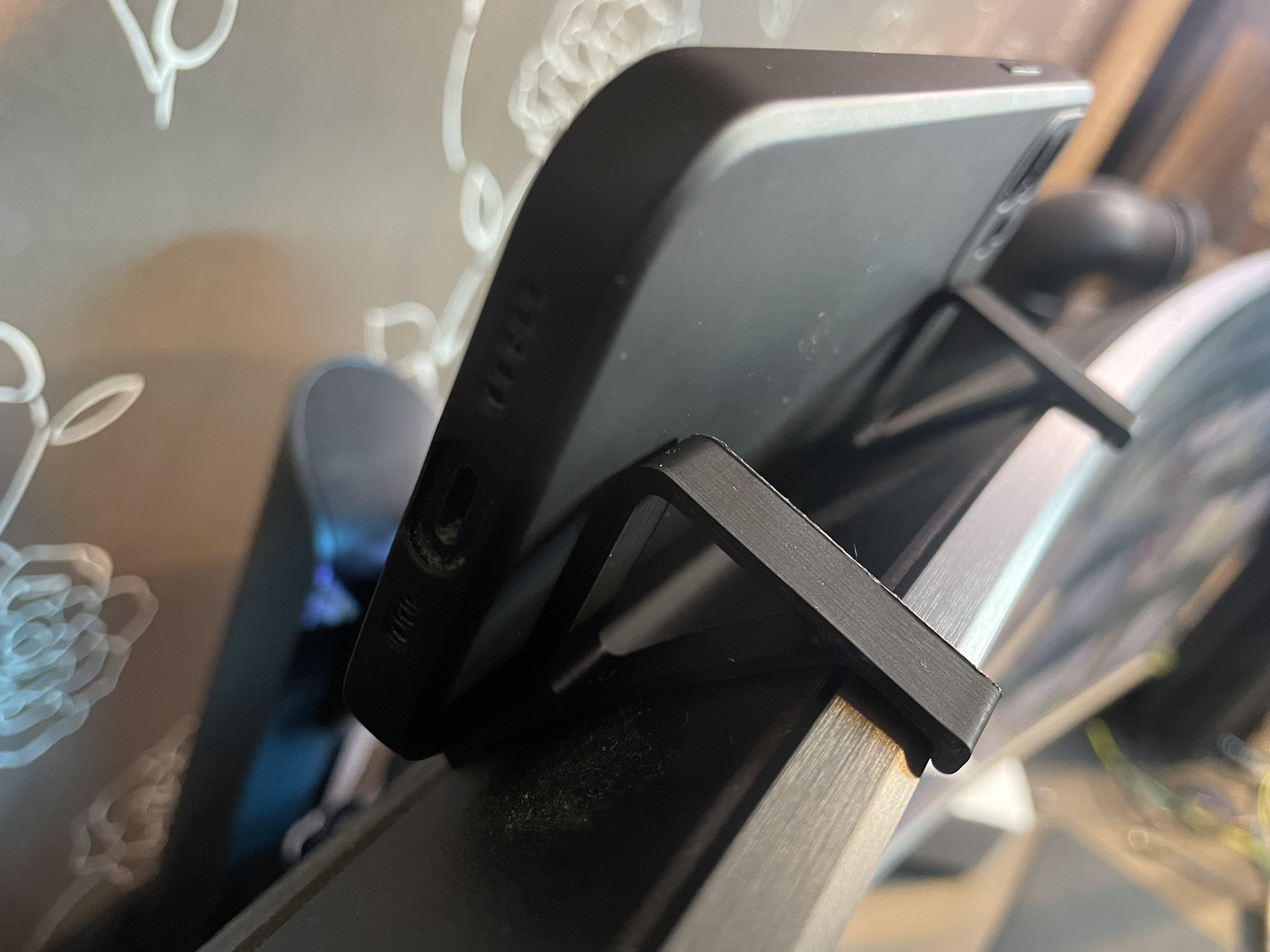 Phone Holder clamp for a C49RG9x monitor - photo 4