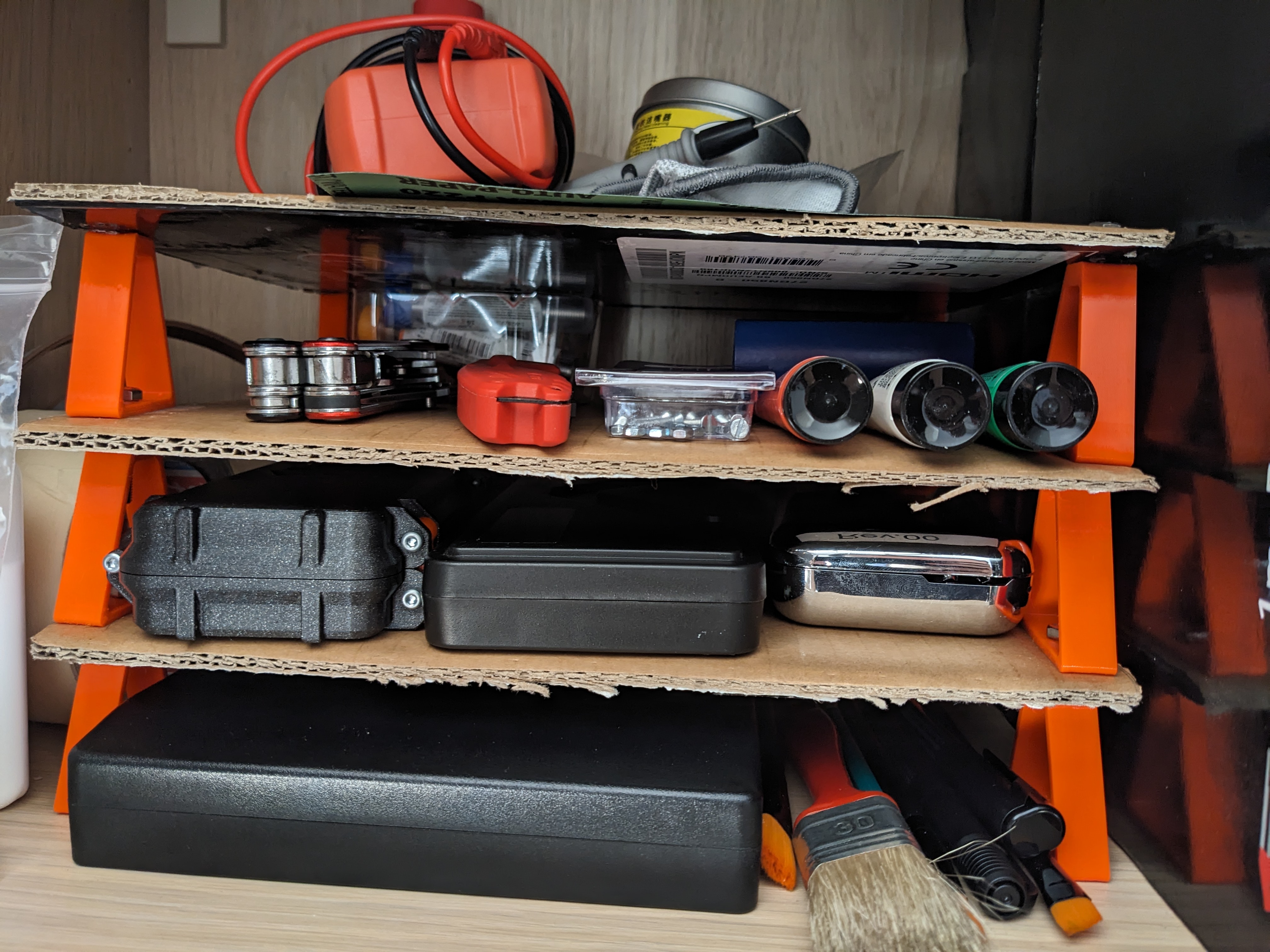 Shelf support
