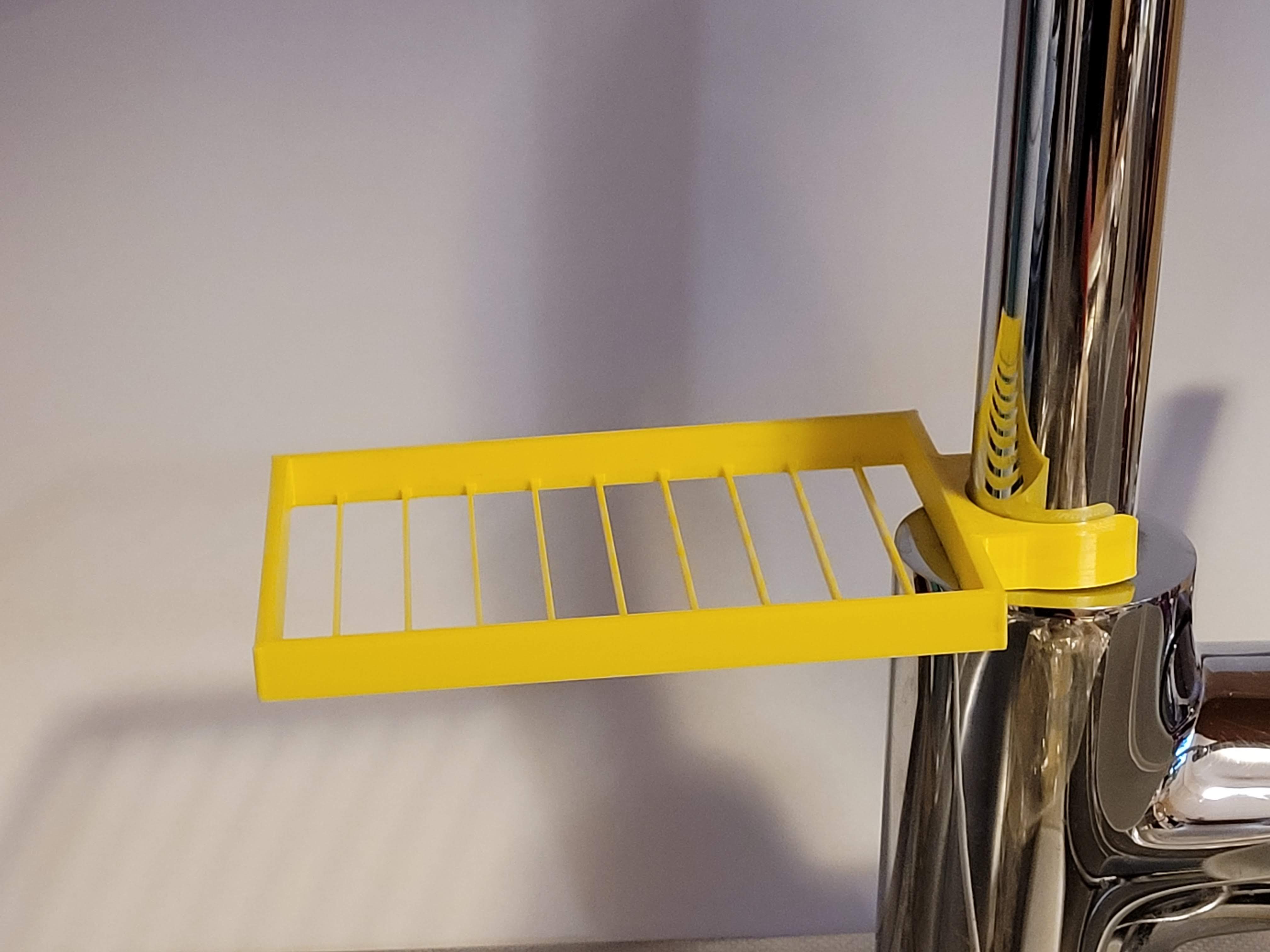 Kitchen sponge support