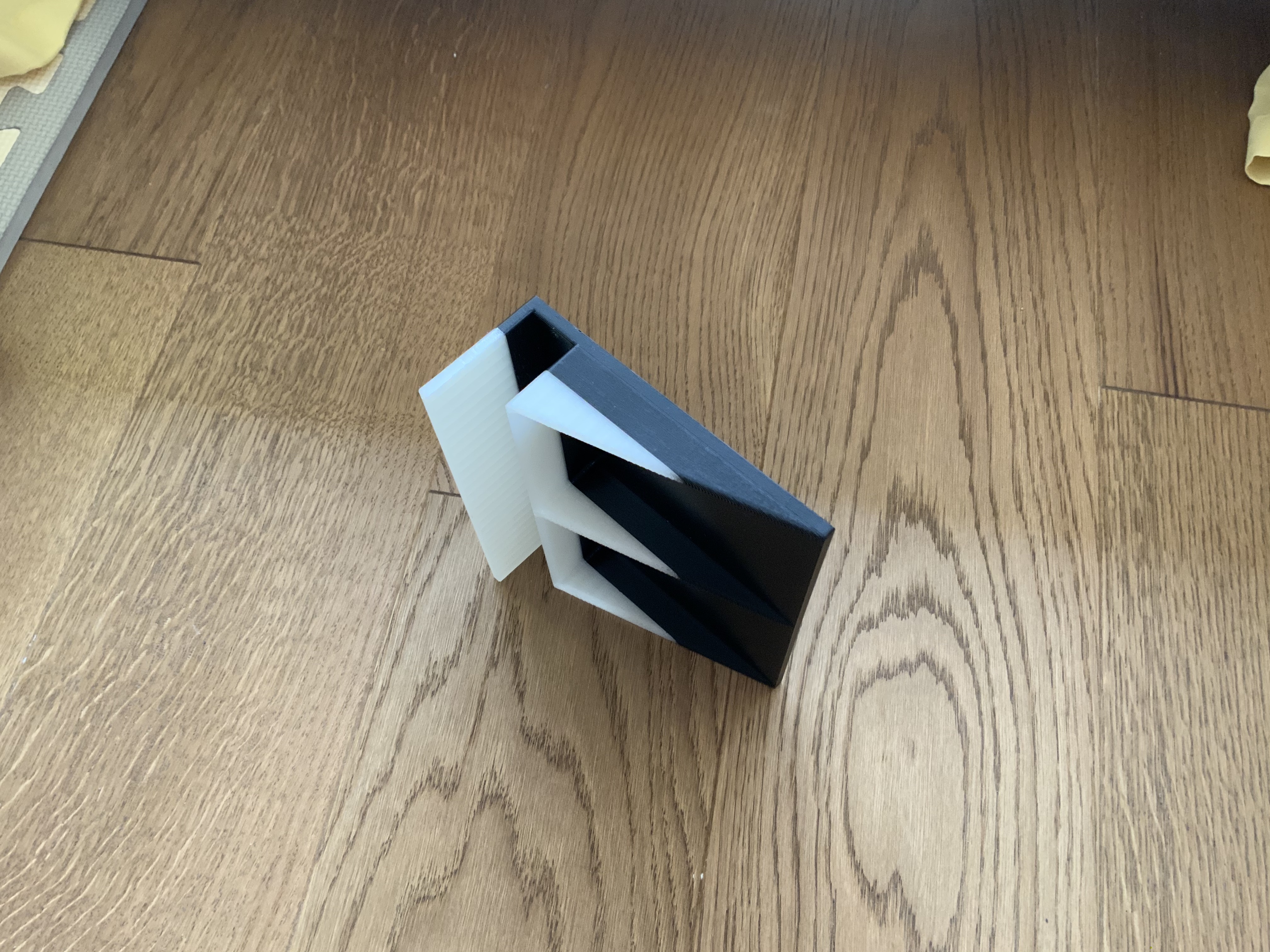 Bed shelf for a phone - photo 3