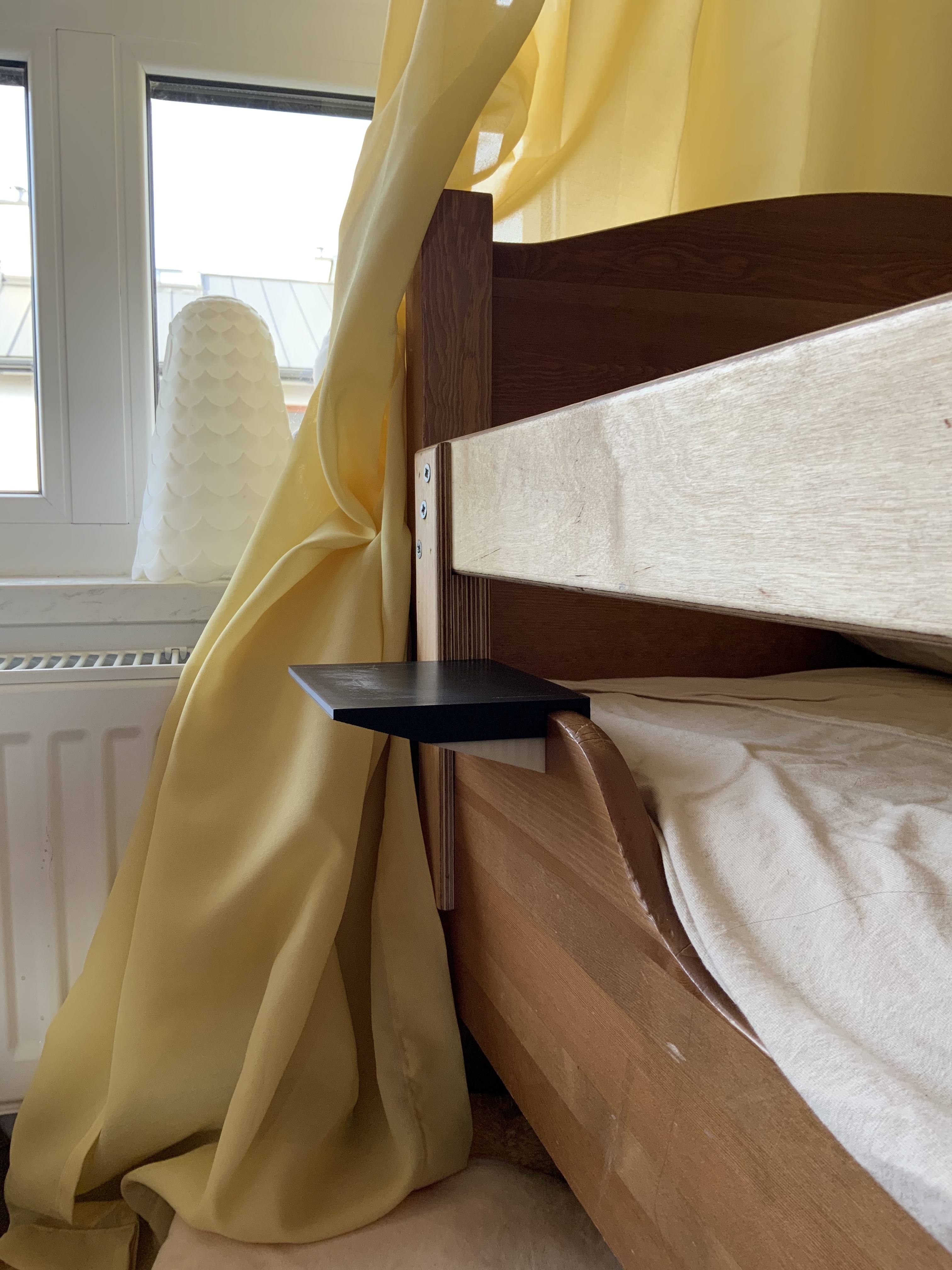 Bed shelf for a phone - photo 2
