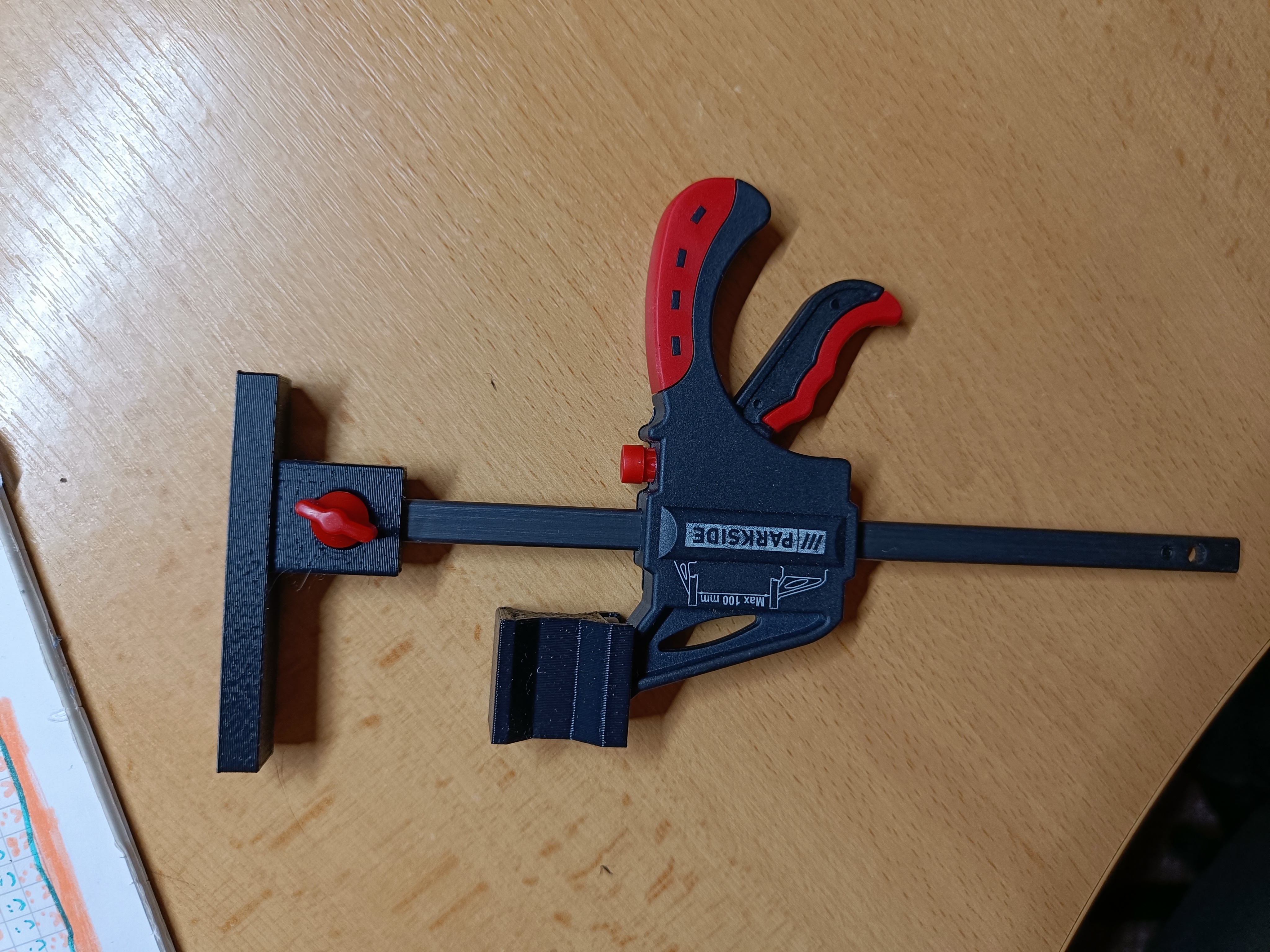 Čelist vodící lišty, clamp for guide rail, Spojka lišt, connecting piece.