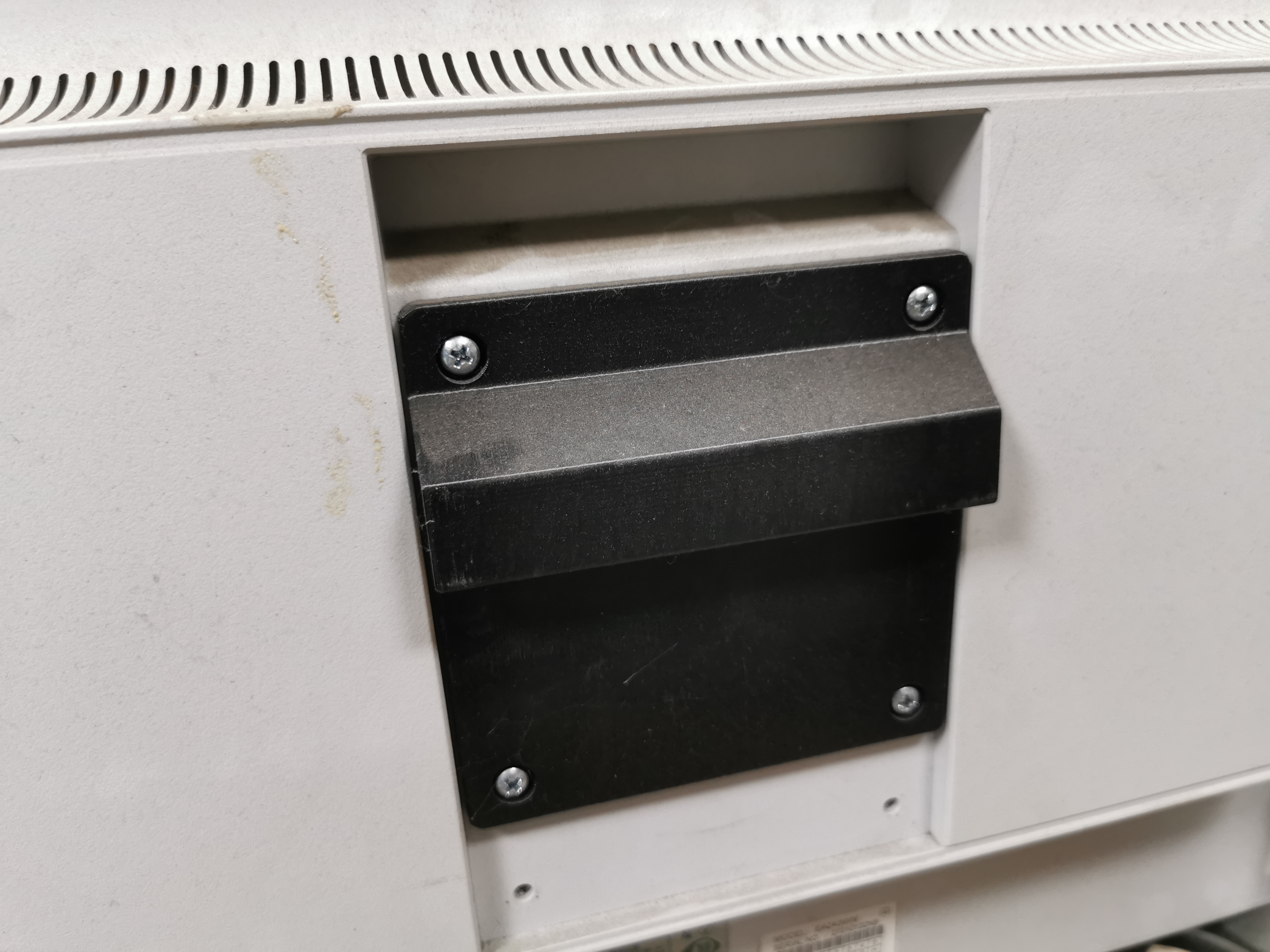 Simple VESA 100 mount - photo 2