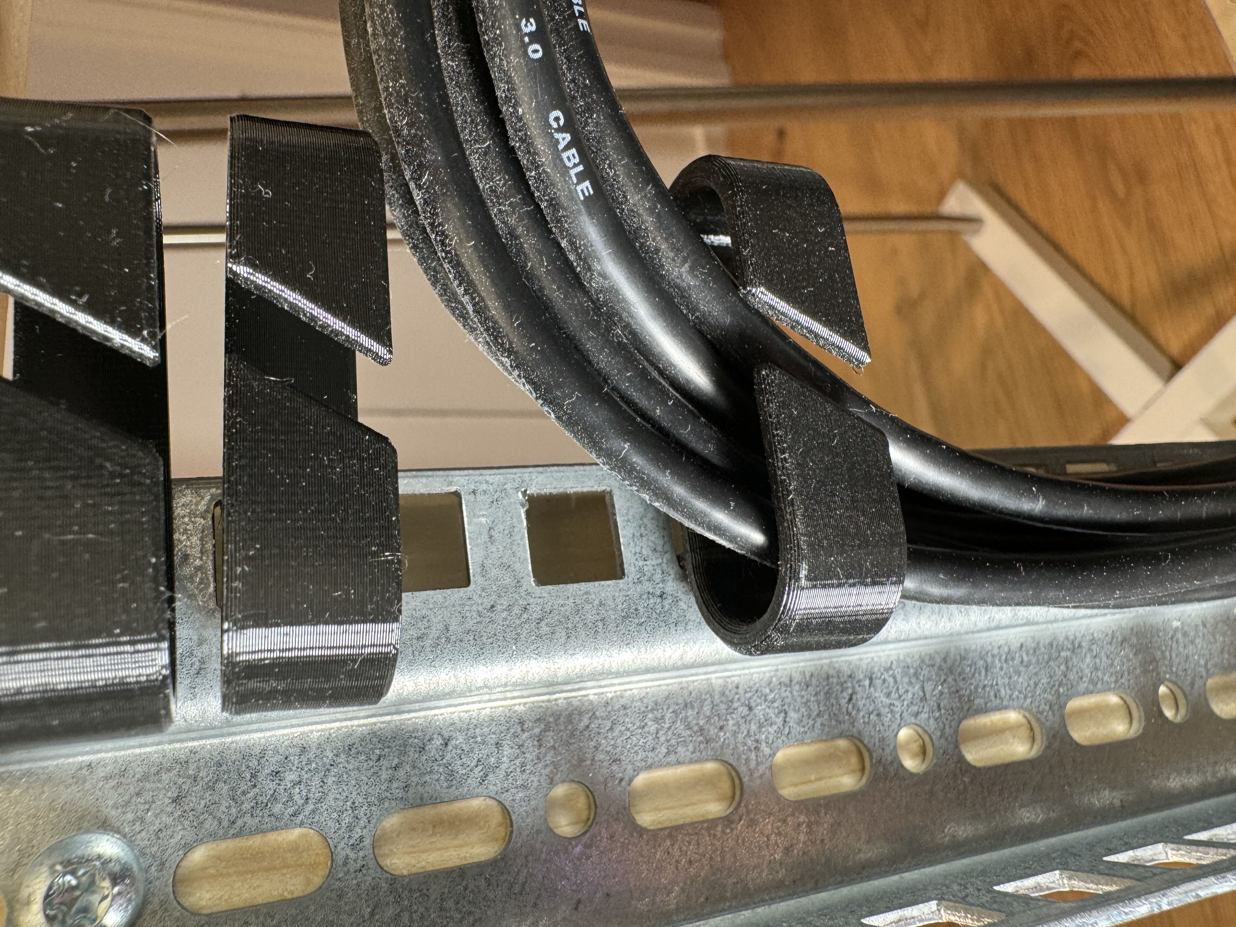 Network rack cable guide
