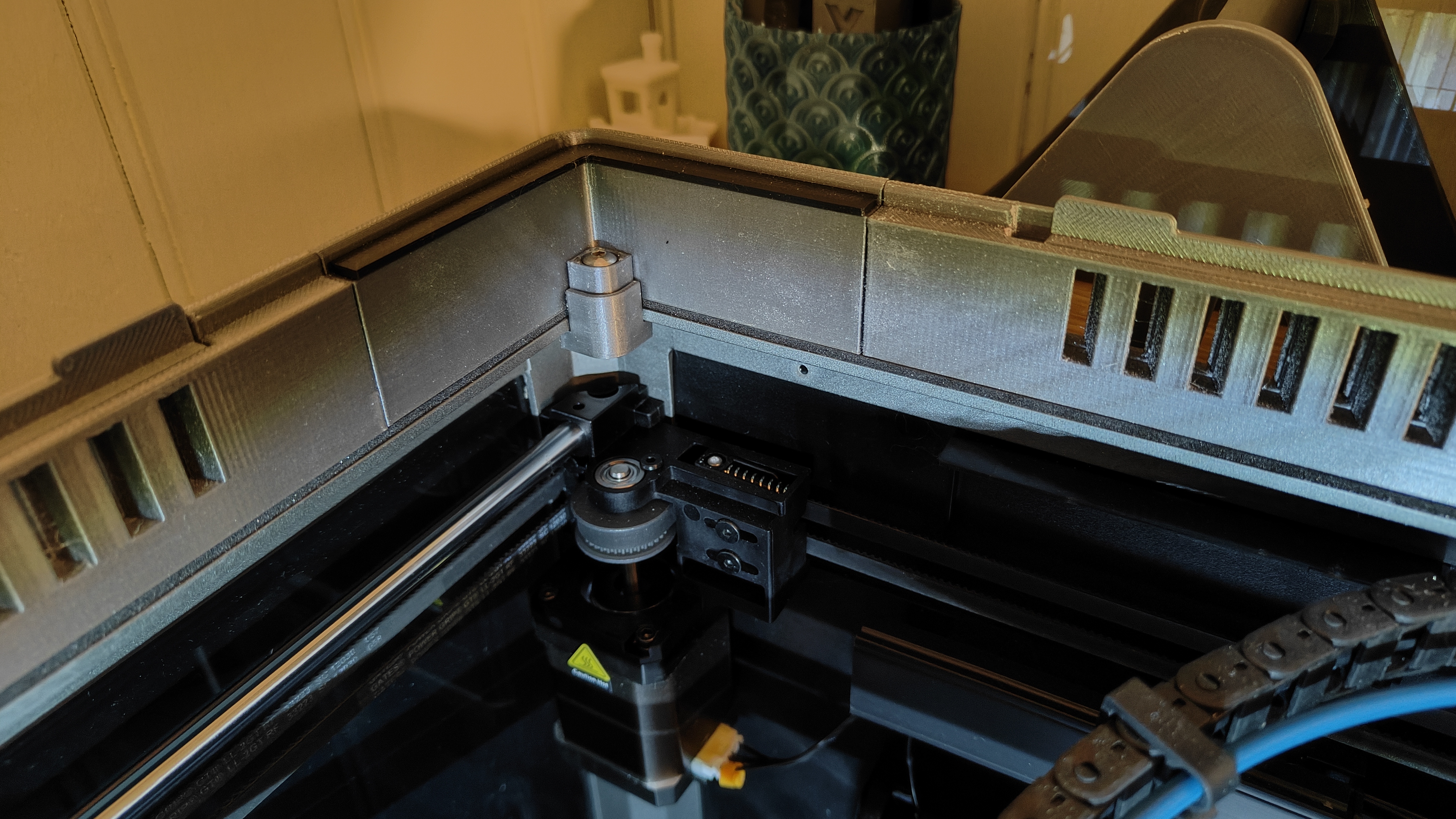 Fastener for NorcoT Creality K1 Max Glass Lid Raiser (with Sliding Vents)