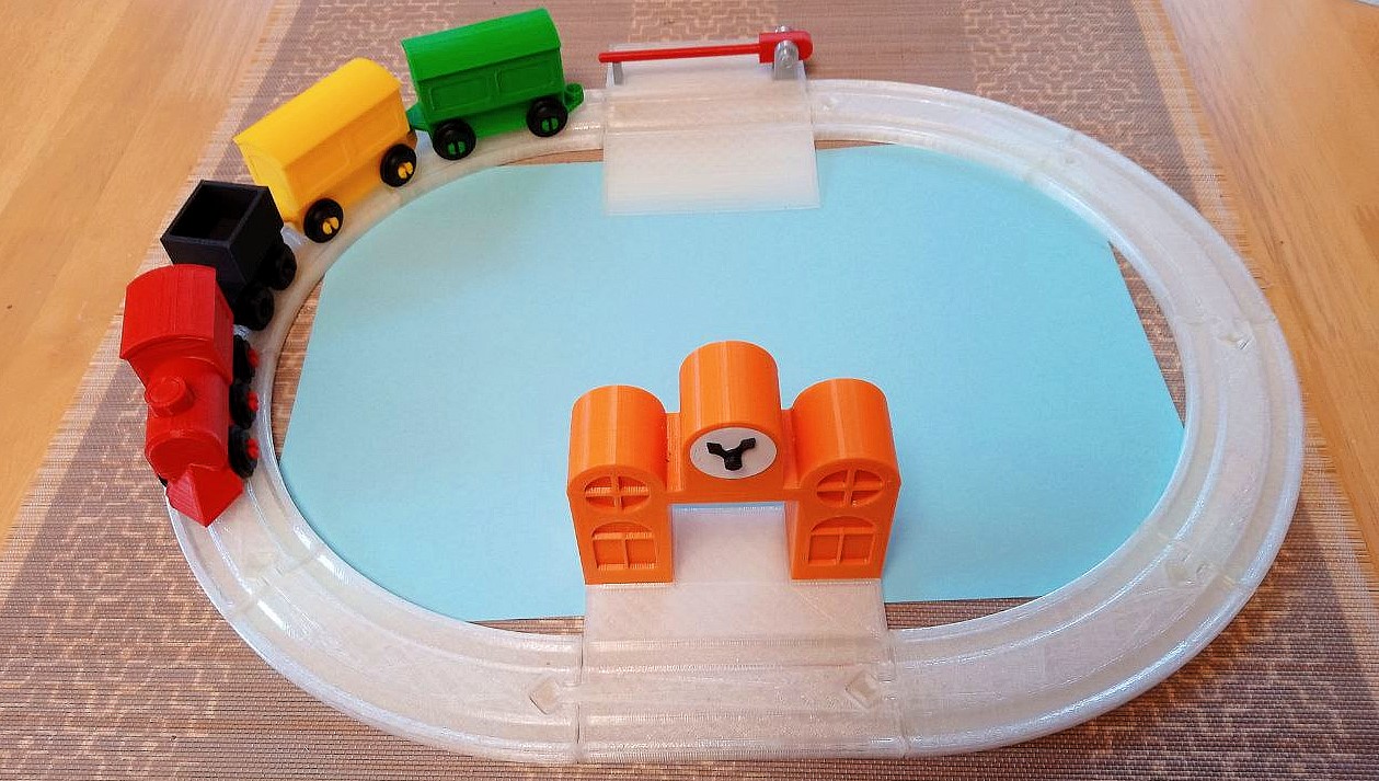 Toy Train - photo 2