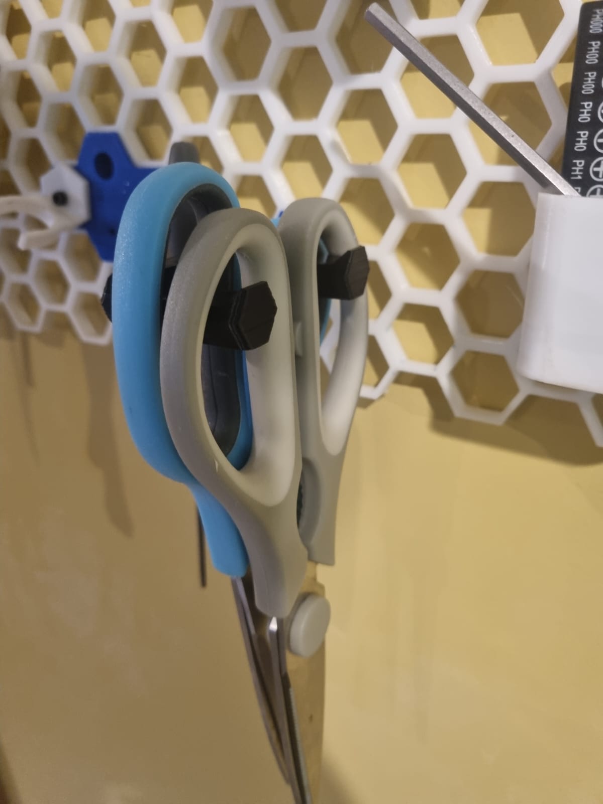Slim Scissor Rack For Honeycomb Storage Wall - photo 2