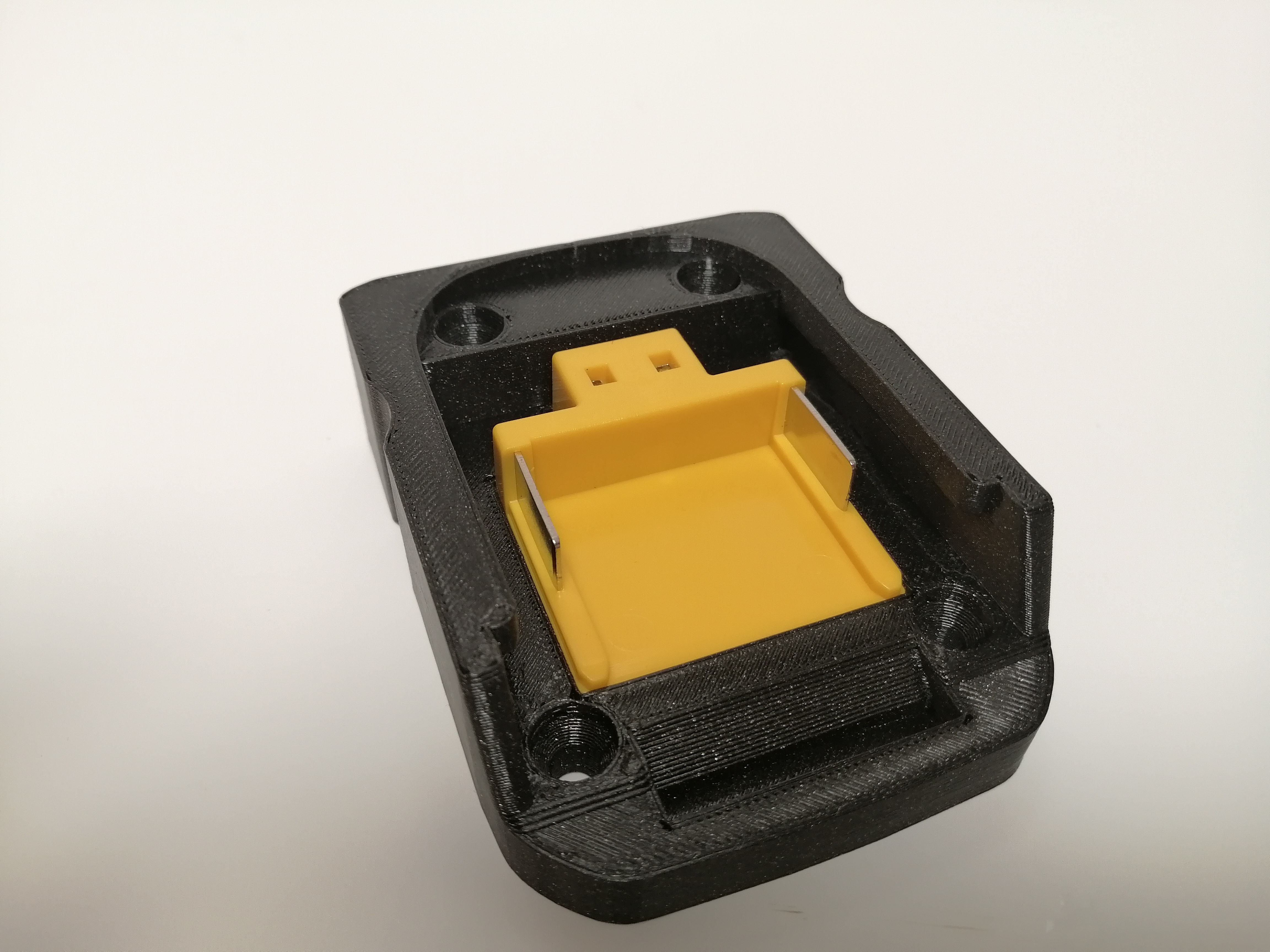 Makita 18V battery adapter - photo 3