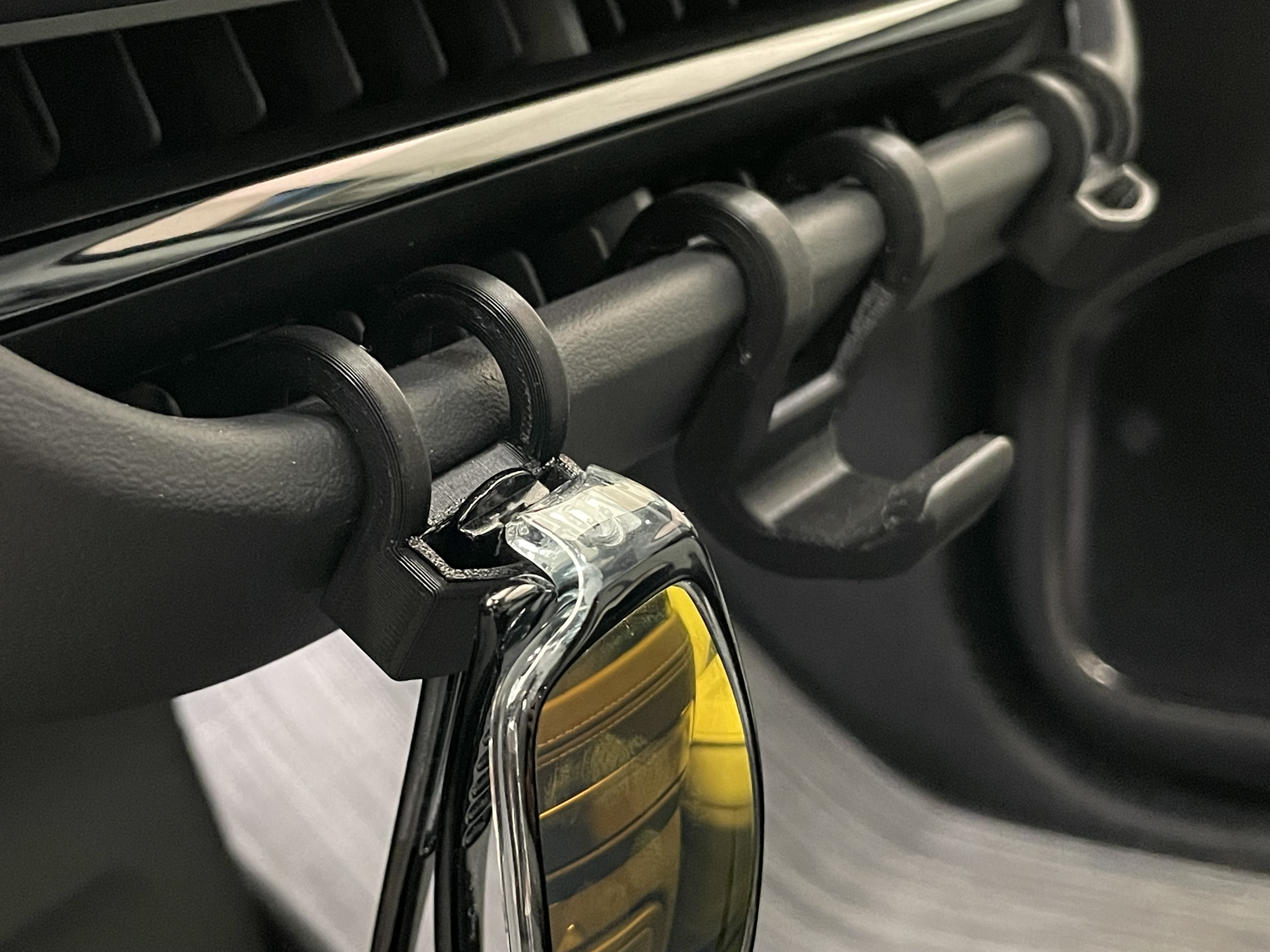 Rivian Sunglasses (vent hook + NEW visor clip) - photo 3