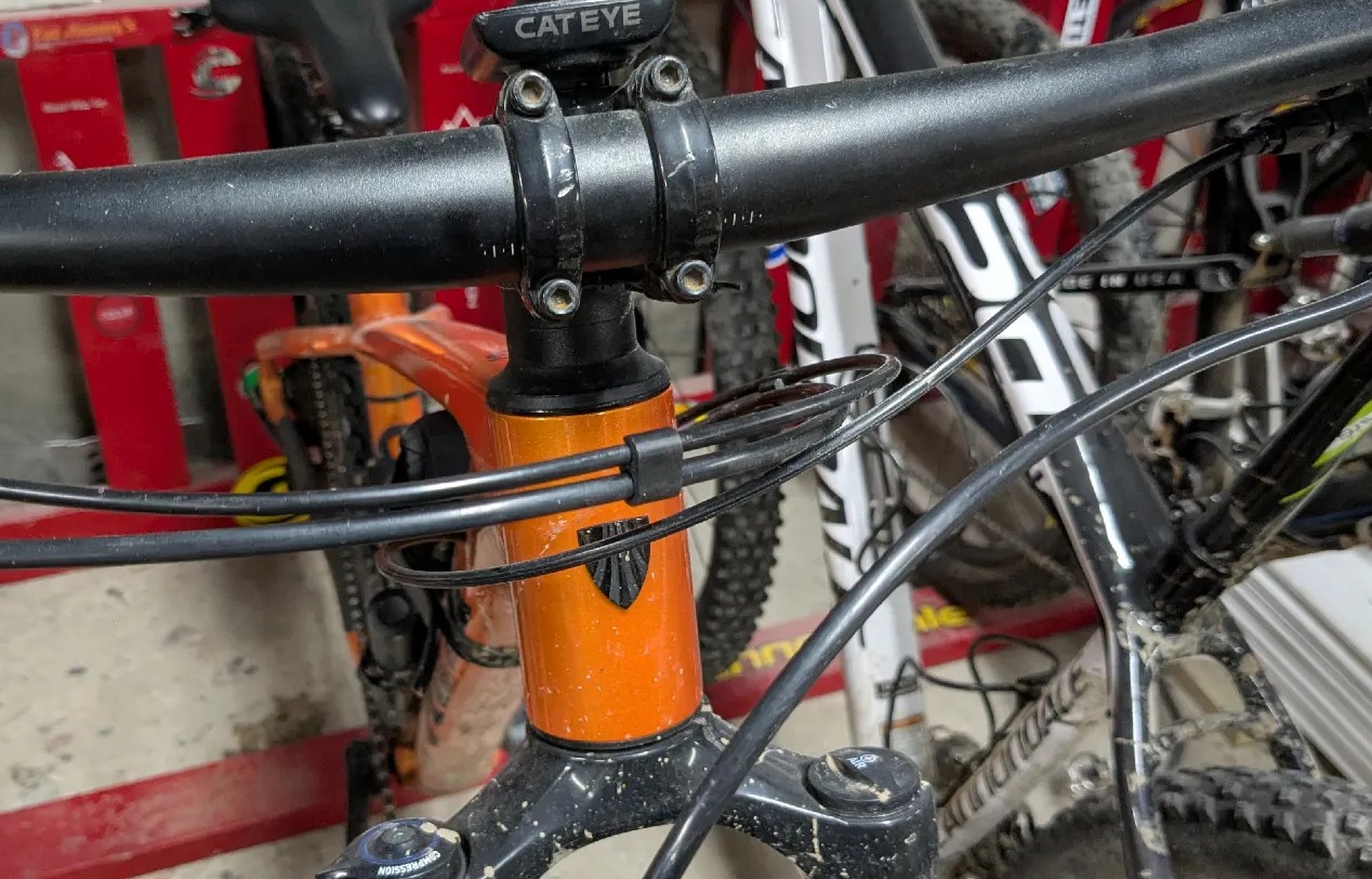 Brake and Shifter Cable Clip - photo 2