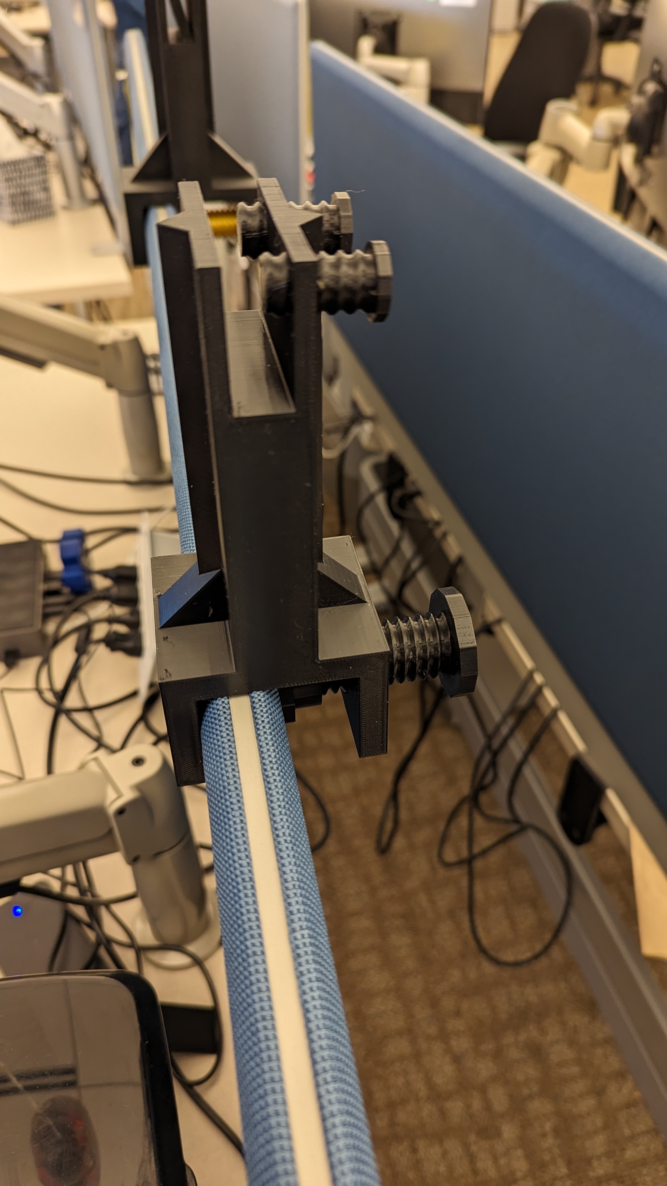 Vertical Wall Clamp for Poster or Picture - photo 3