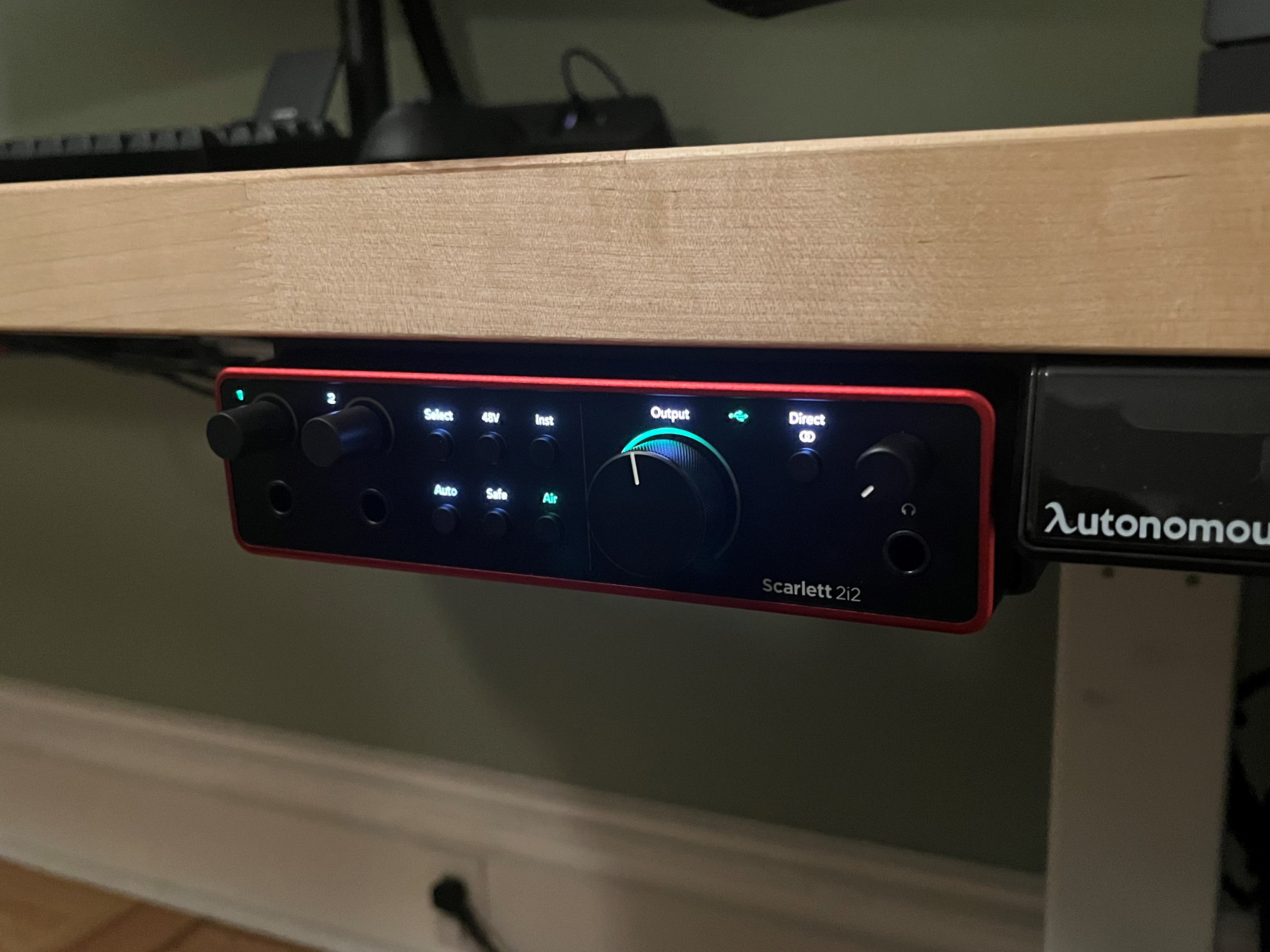 Focusrite Scarlett 2i2 4th Gen Under Desk Mount