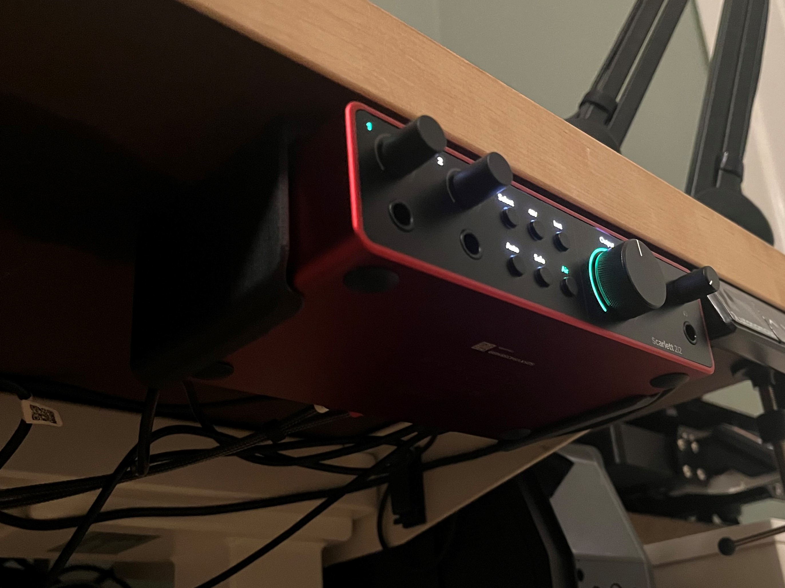 Focusrite Scarlett 2i2 4th Gen Under Desk Mount - photo 2