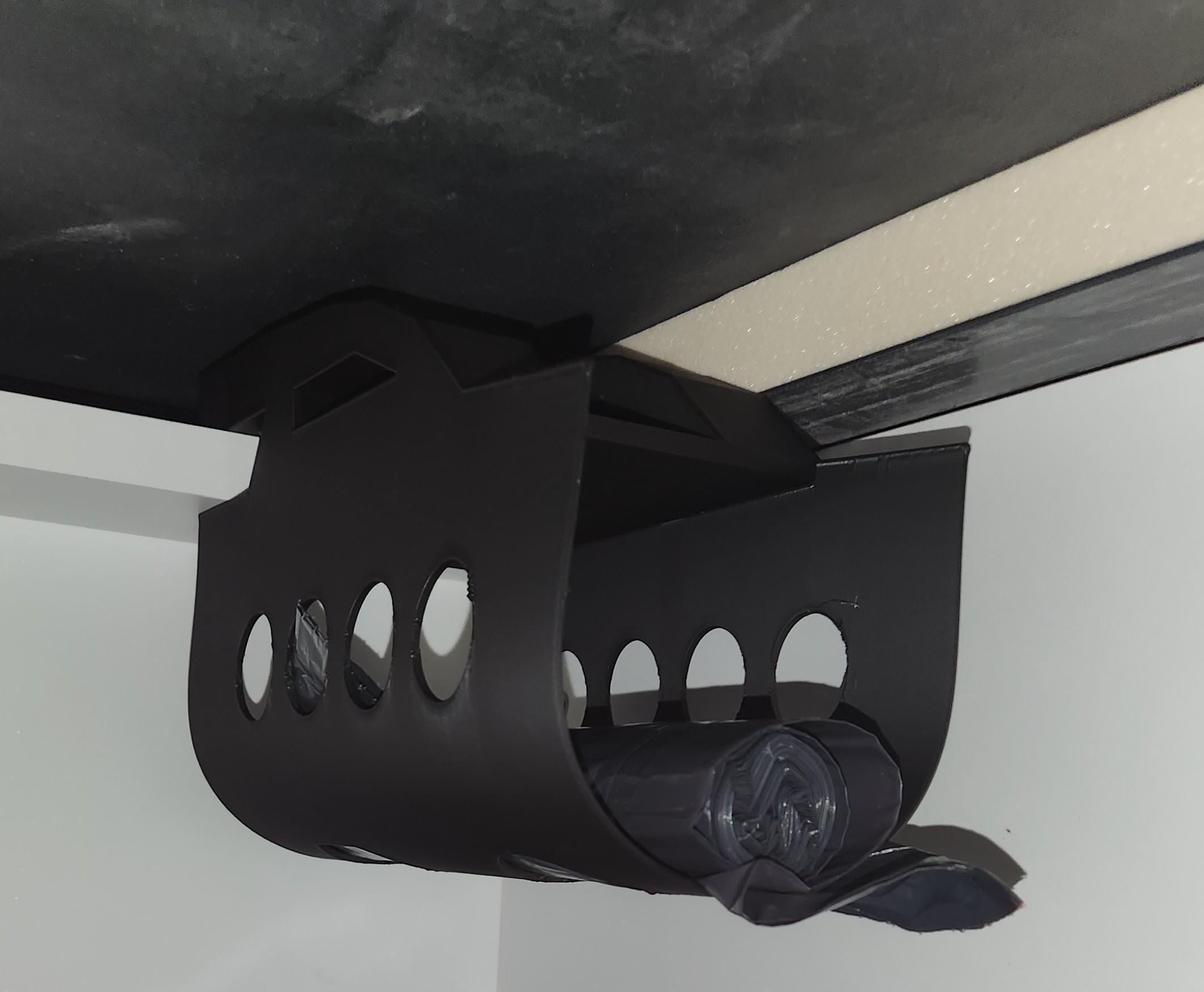 Clamping trashbag roll storage max 10mm/4 inch diameter  - clamp on the backside INCLUDING NUTS
