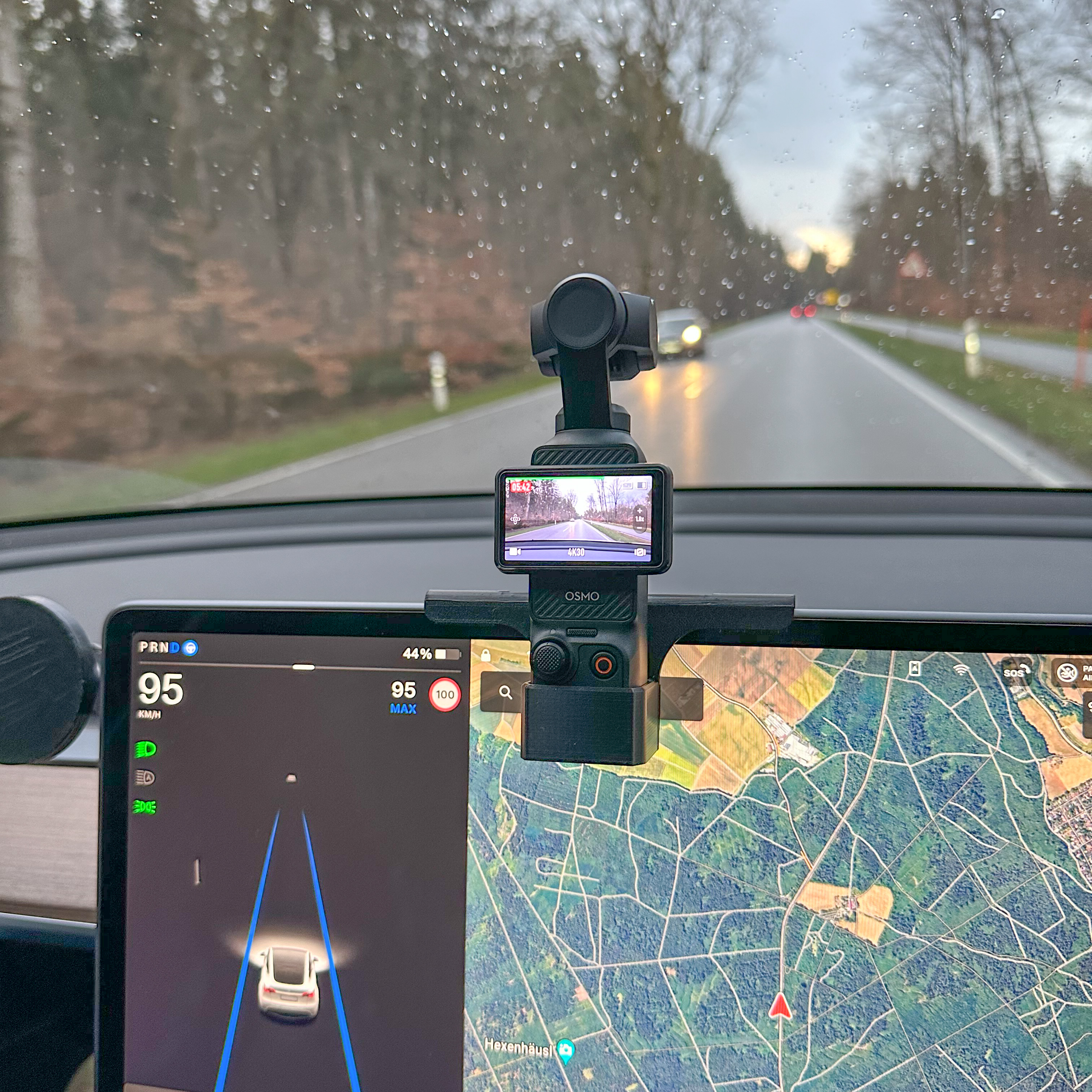 DJI Osmo Pocket 3 - Tesla Center Display Mount