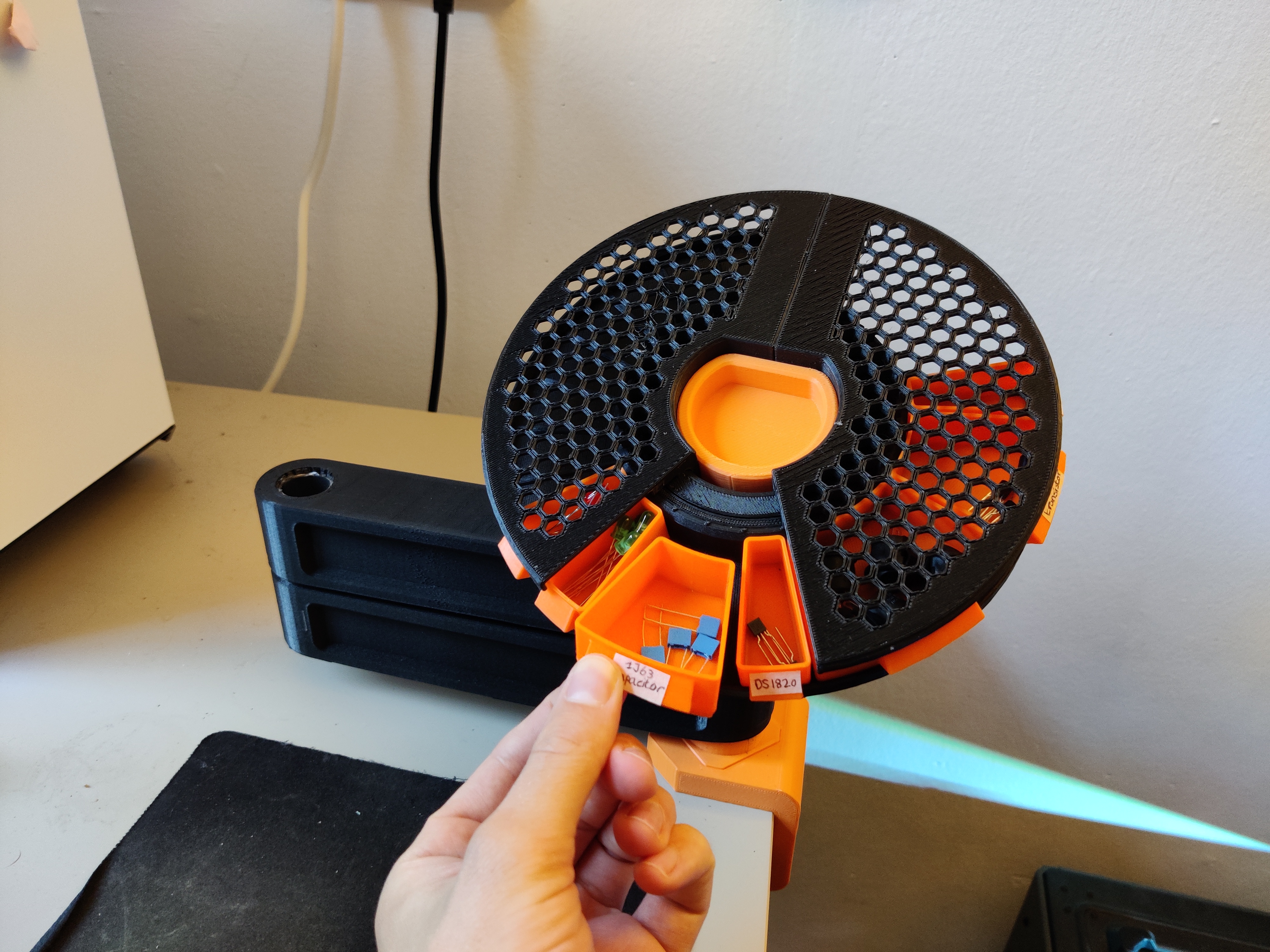 Stackable Expandable Rotating Moveable Storage Arm - photo 4