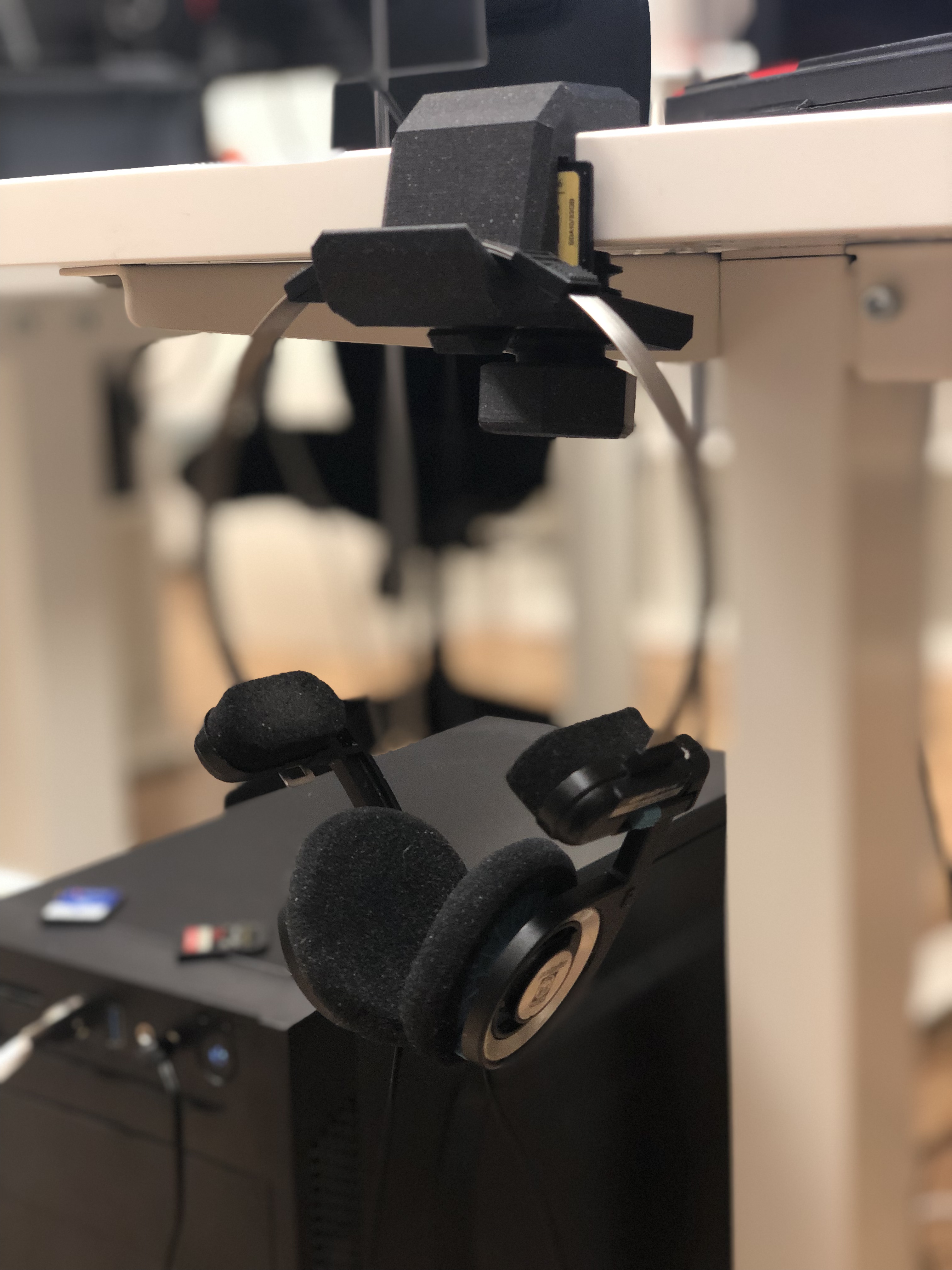 Headphone hook / SD card holder - photo 4