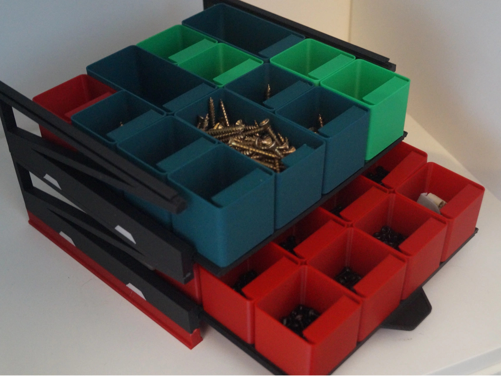 Stackable infinity tray