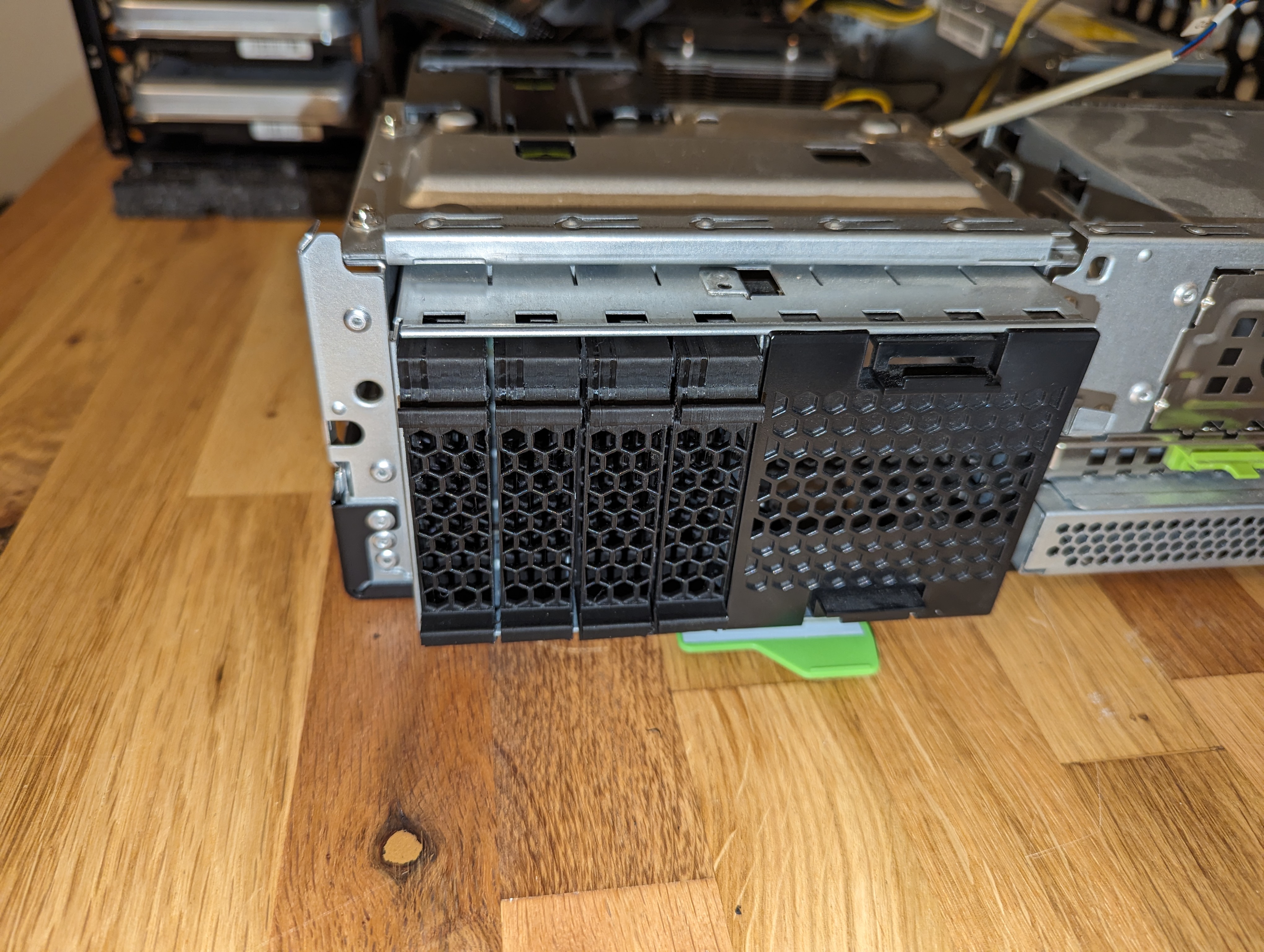 Fujitsu Primergy TX1320 M3 Server 2.5" Caddy Tray