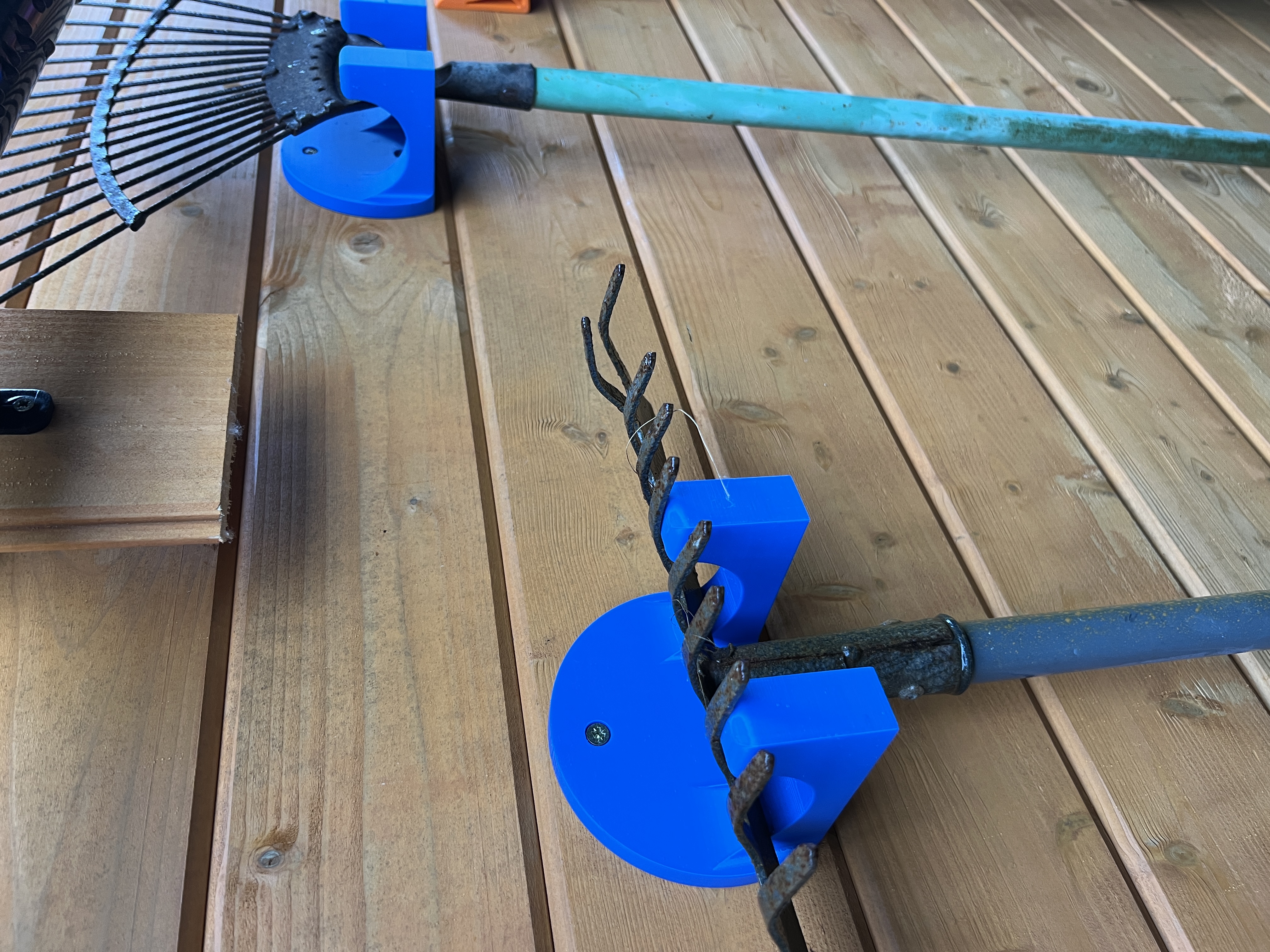 garden tool holder/hanger