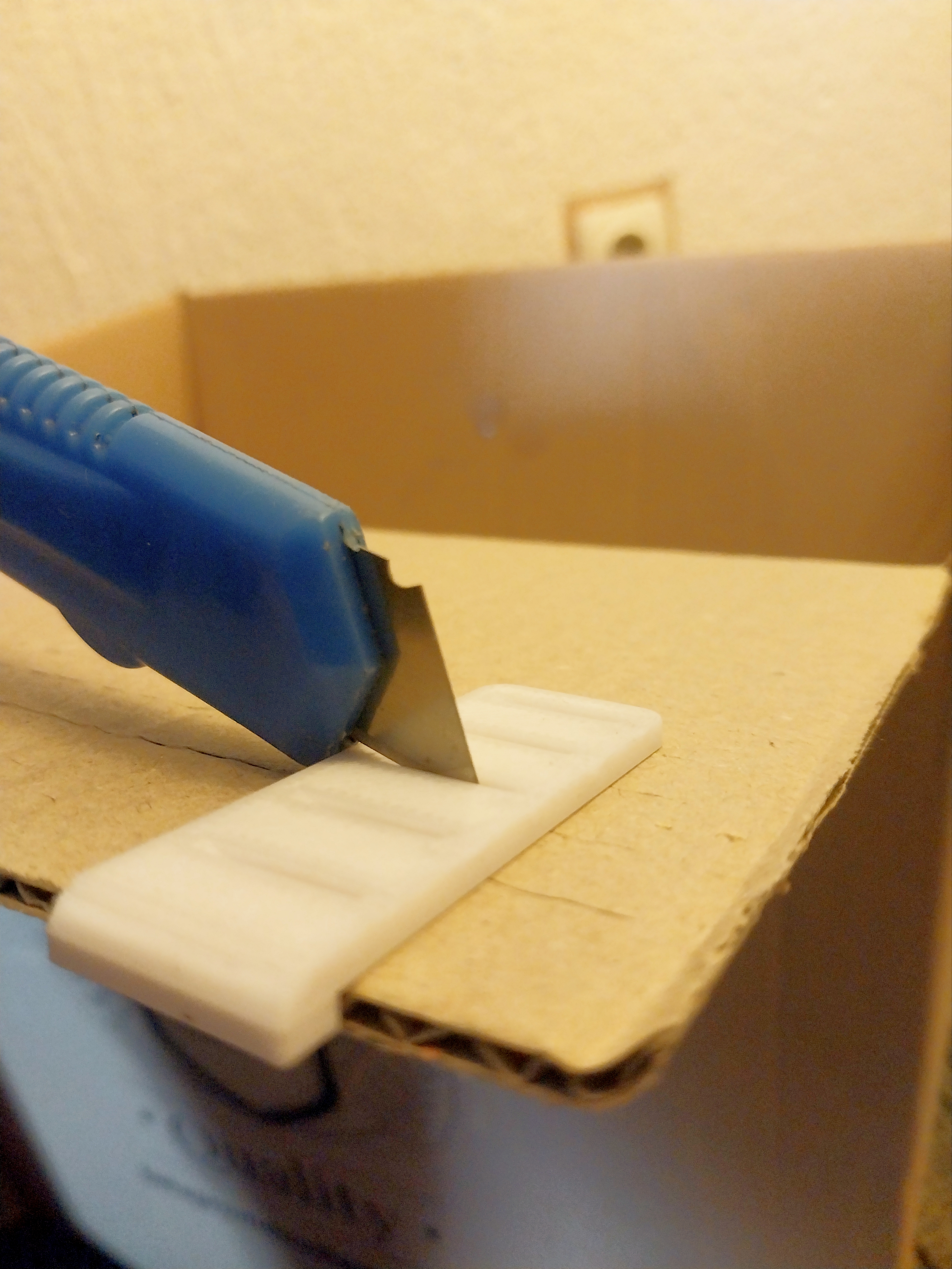 auxiliary tool for the scalpel