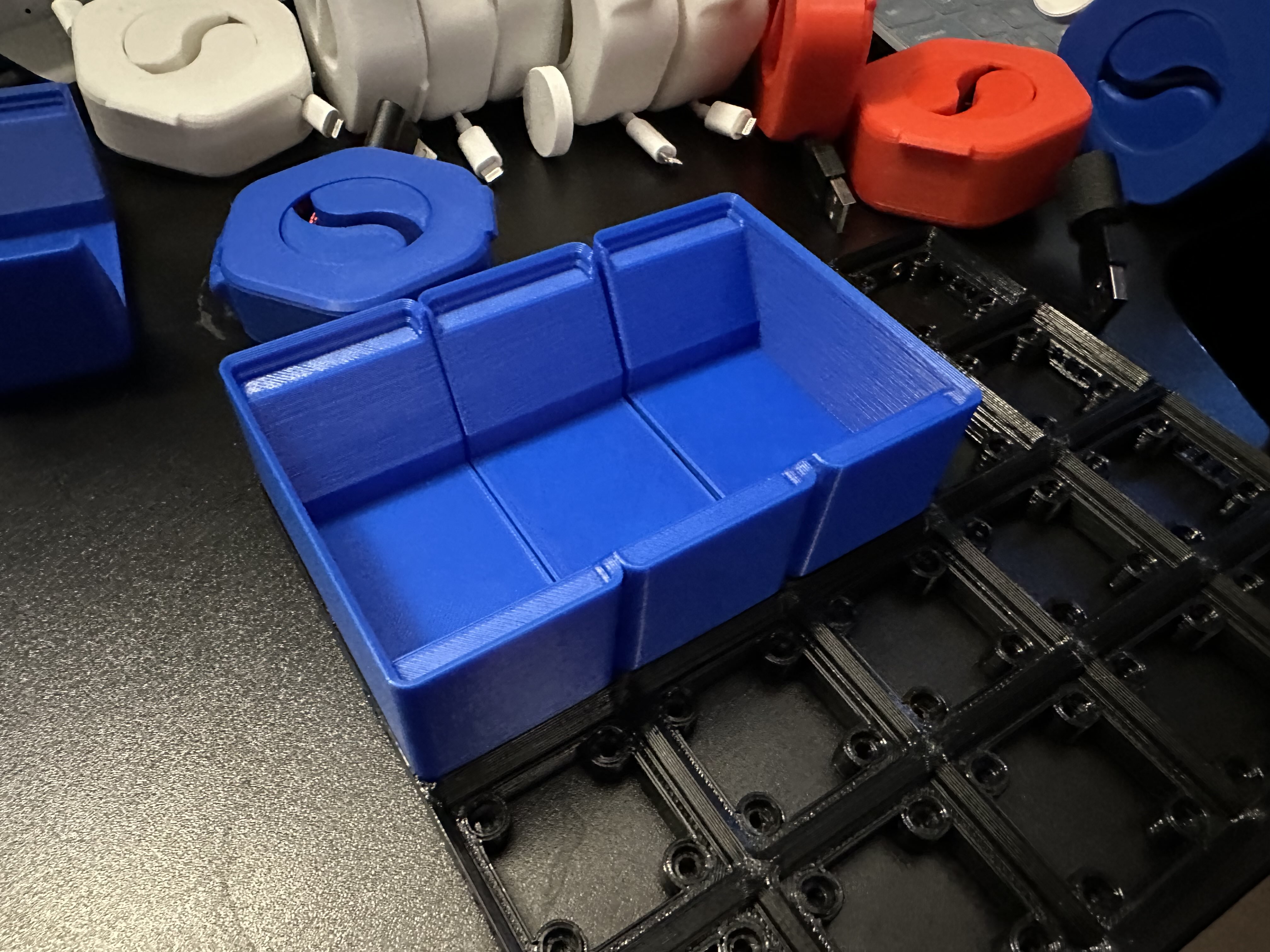 Extendable Gridfinity Trays for Portable Cable Organizer / Winder - photo 2