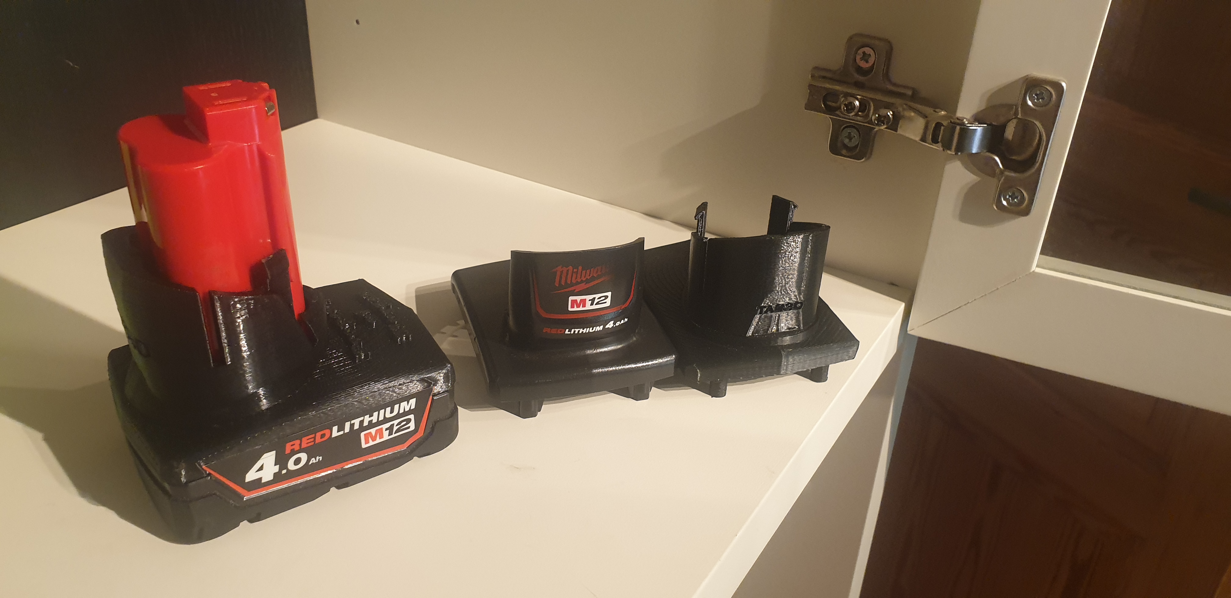 milwaukee 12 volt 4-6 ampere battery replacement parts - photo 3