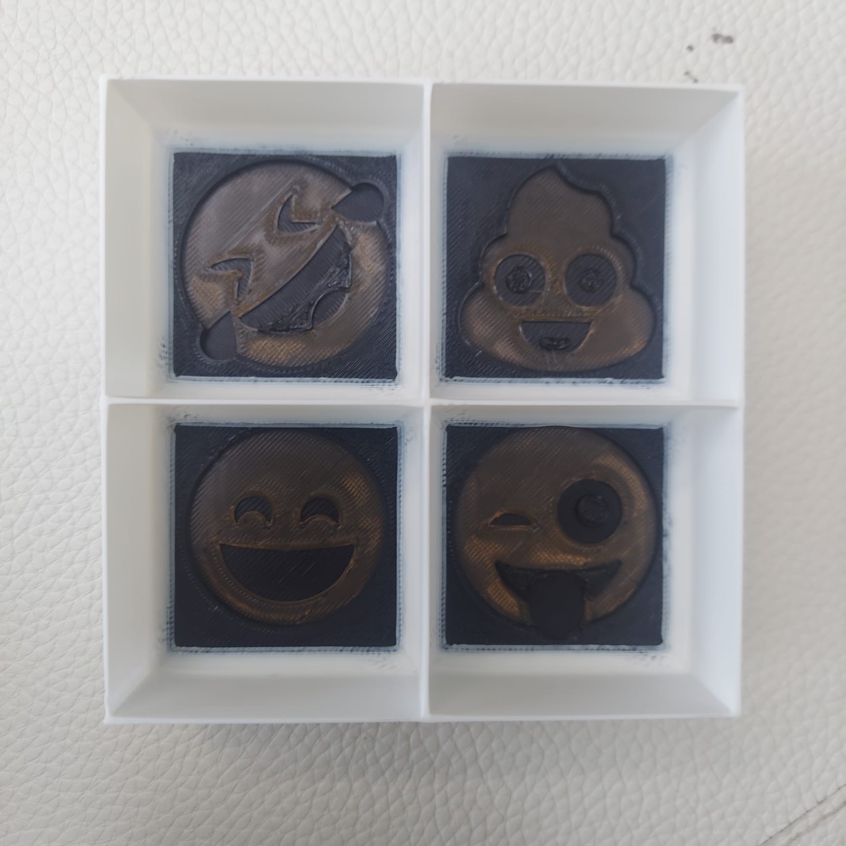 Emoji Ice Cube Tray - photo 4