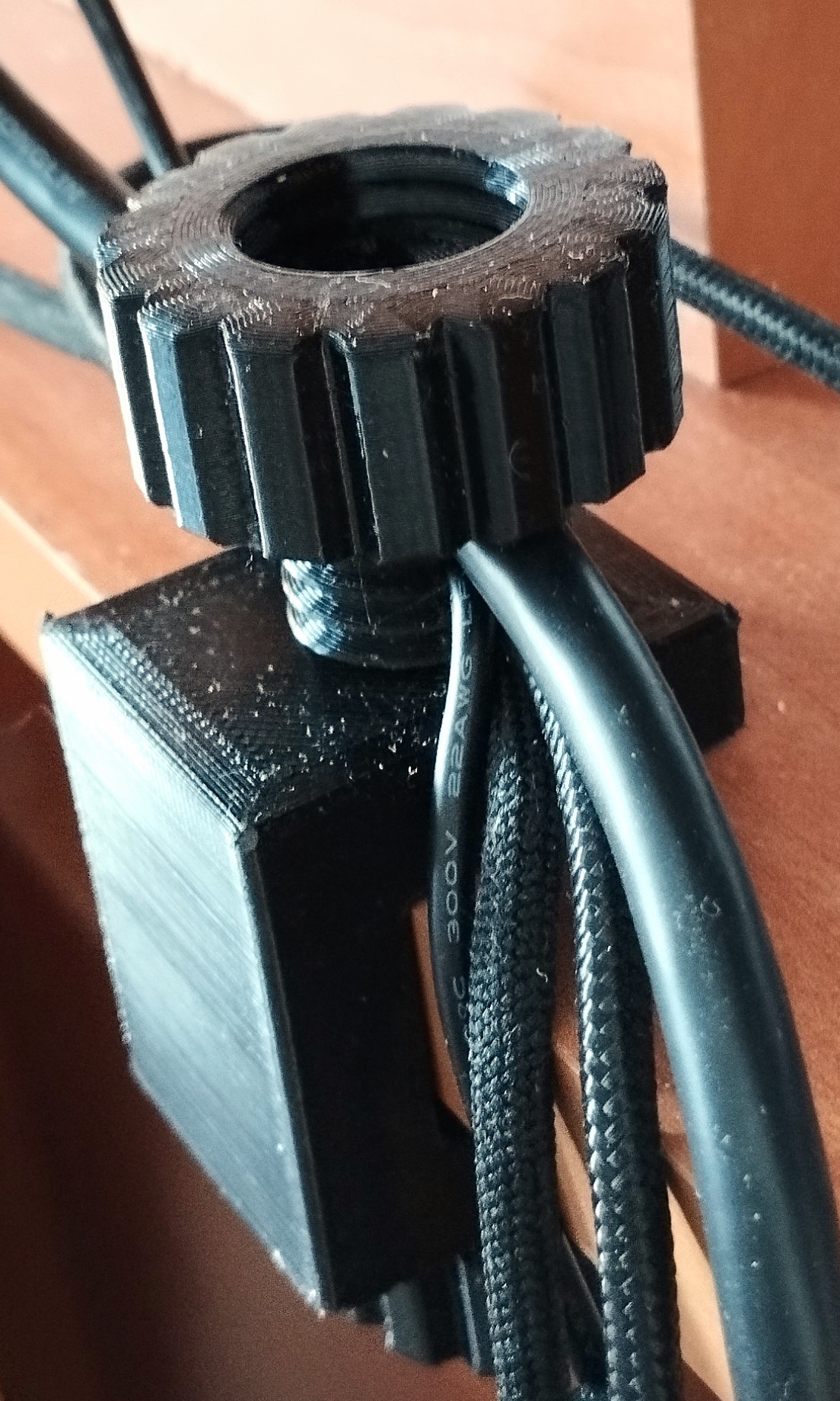 Desk cable clamp - photo 2