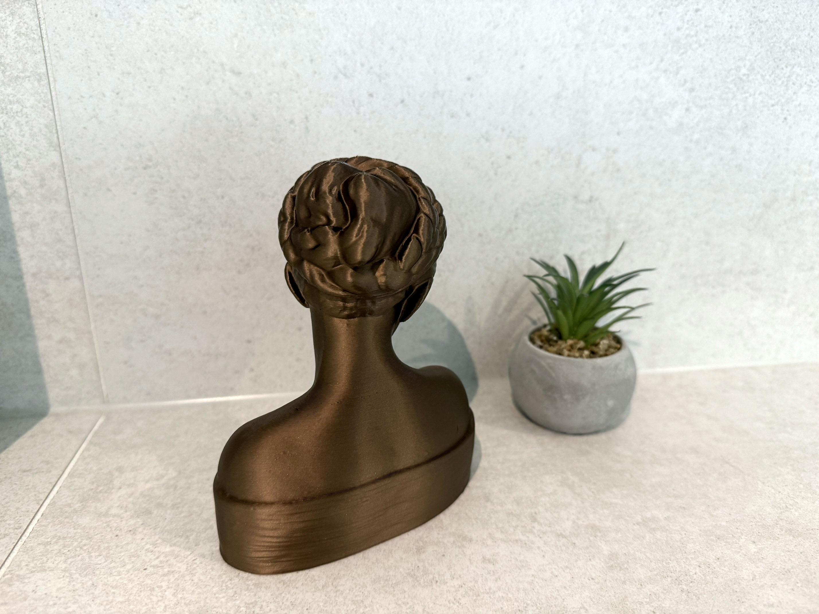Female Bust Sculpture/Figurine - photo 2